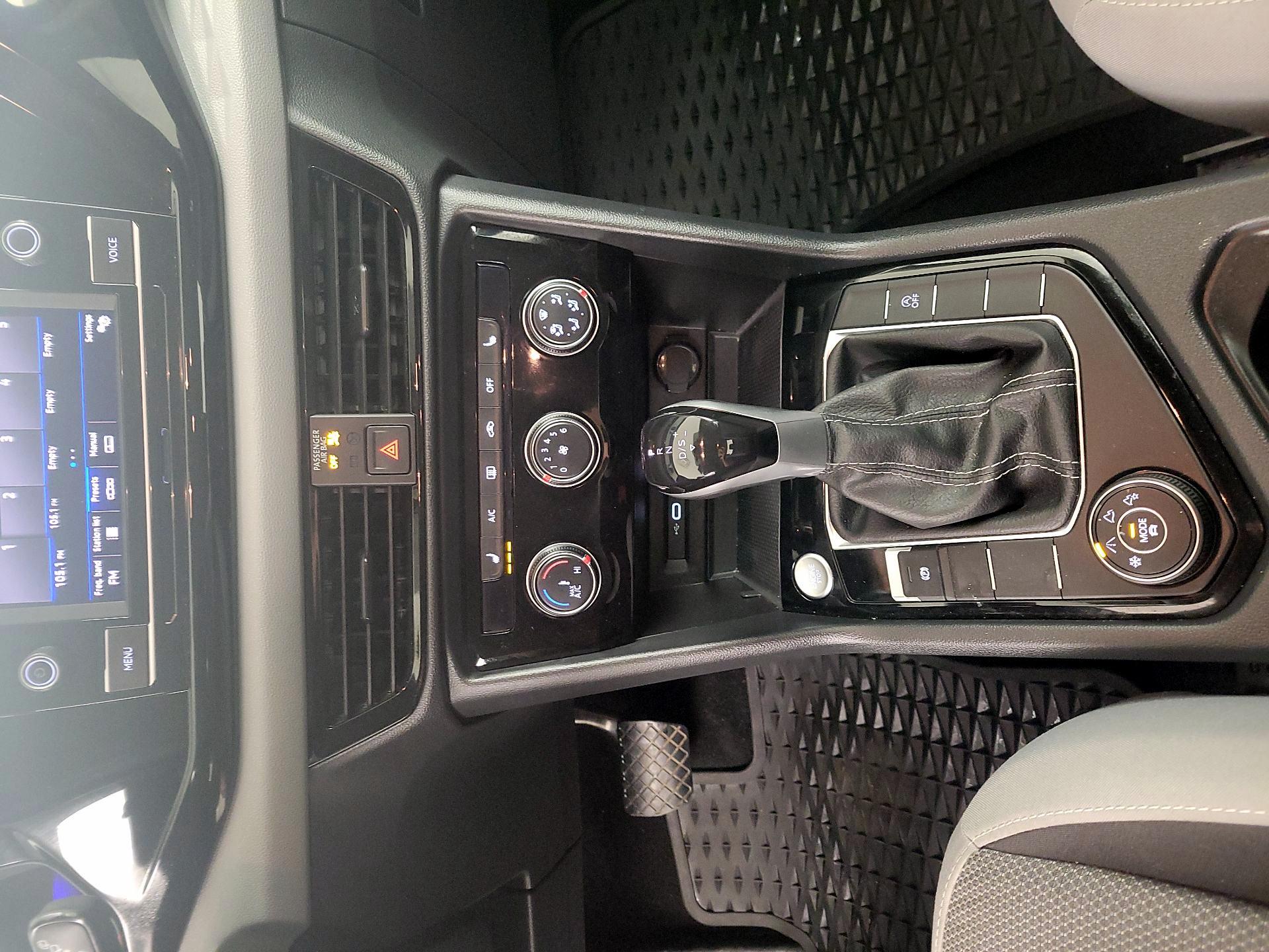 Thumbnail: 2024 Volkswagen Taos - 17