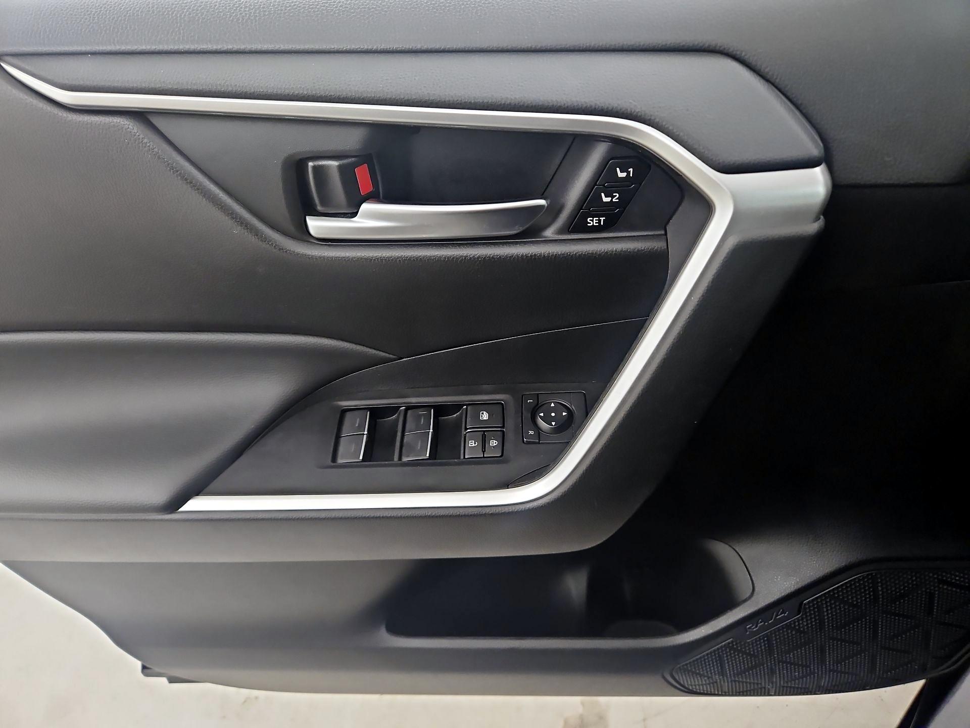 Thumbnail: 2024 Toyota RAV4 - 12