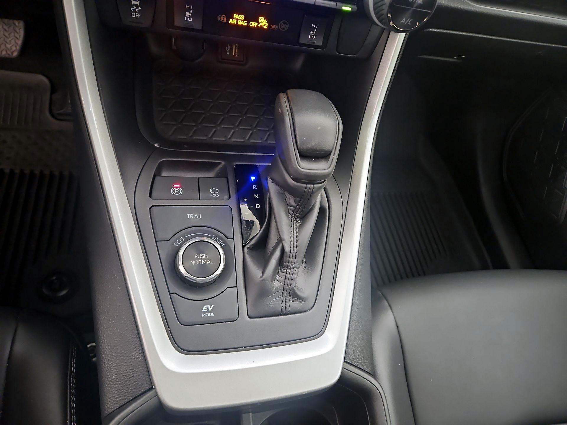 Thumbnail: 2024 Toyota RAV4 - 17