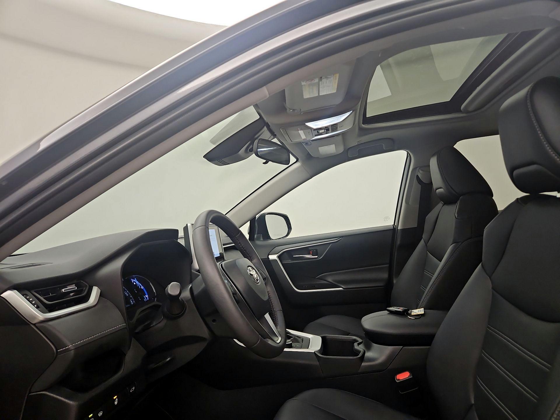 Thumbnail: 2024 Toyota RAV4 - 19