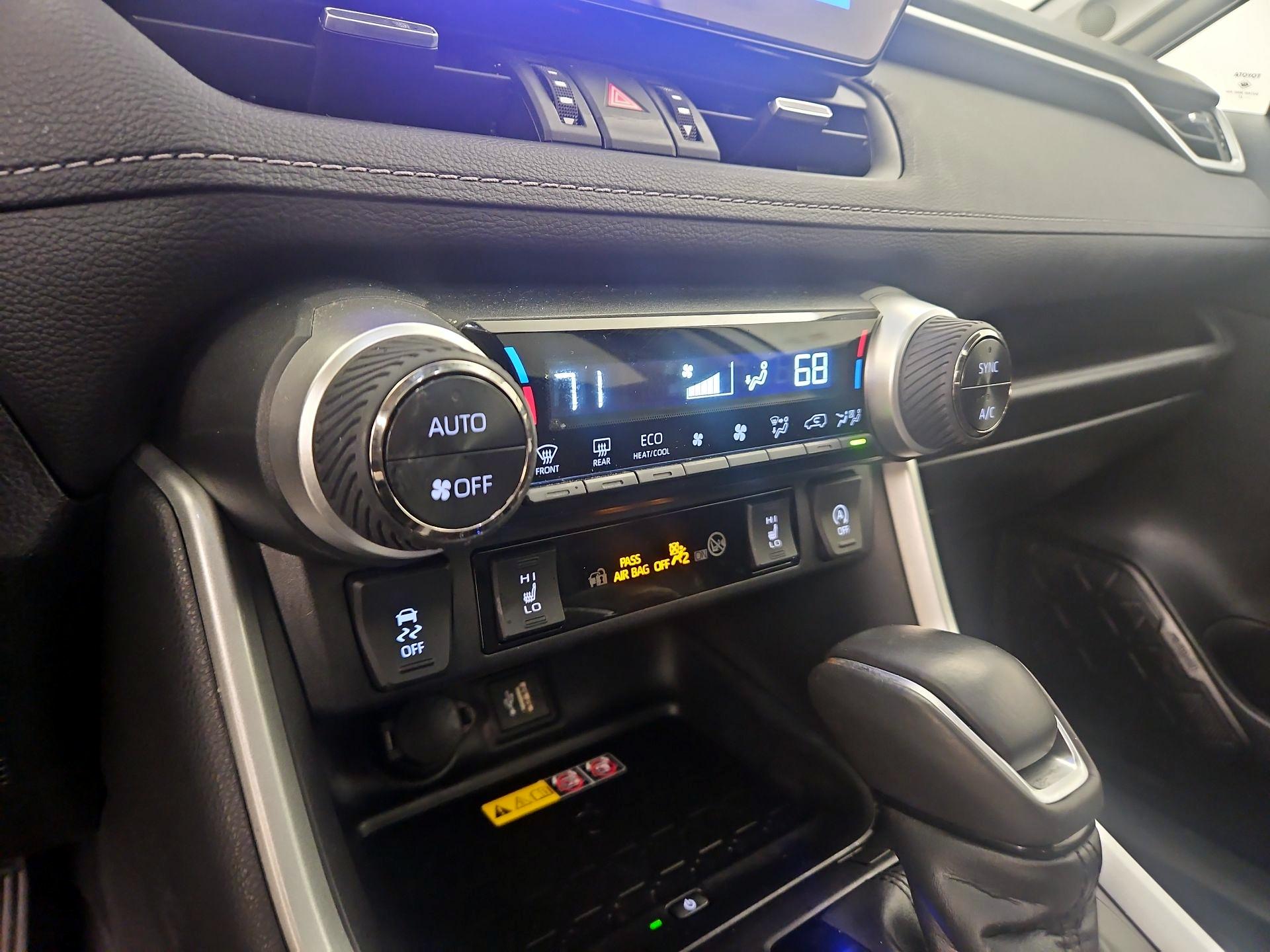 Thumbnail: 2023 Toyota RAV4 - 17