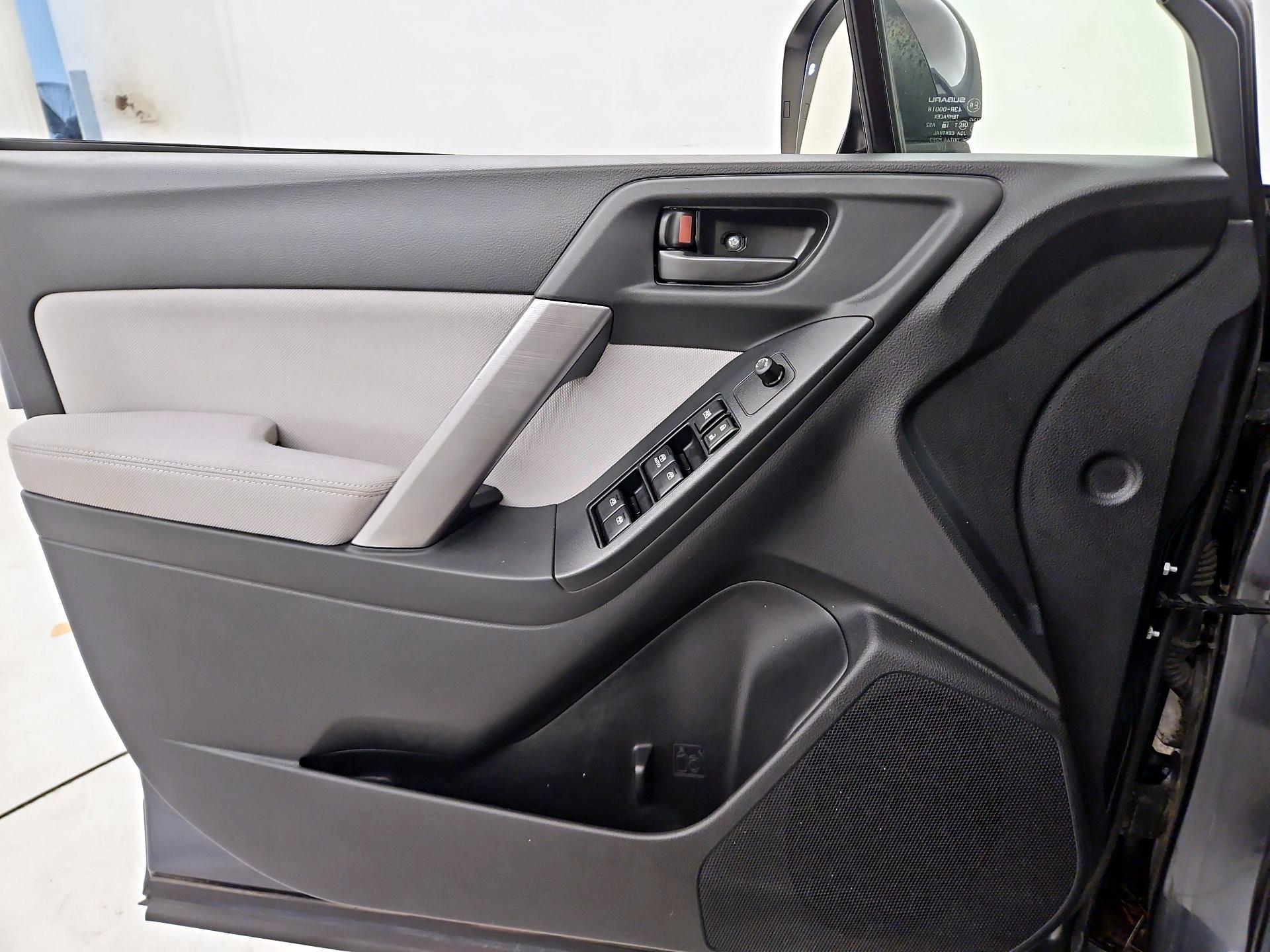 Thumbnail: 2015 Subaru Forester - 12