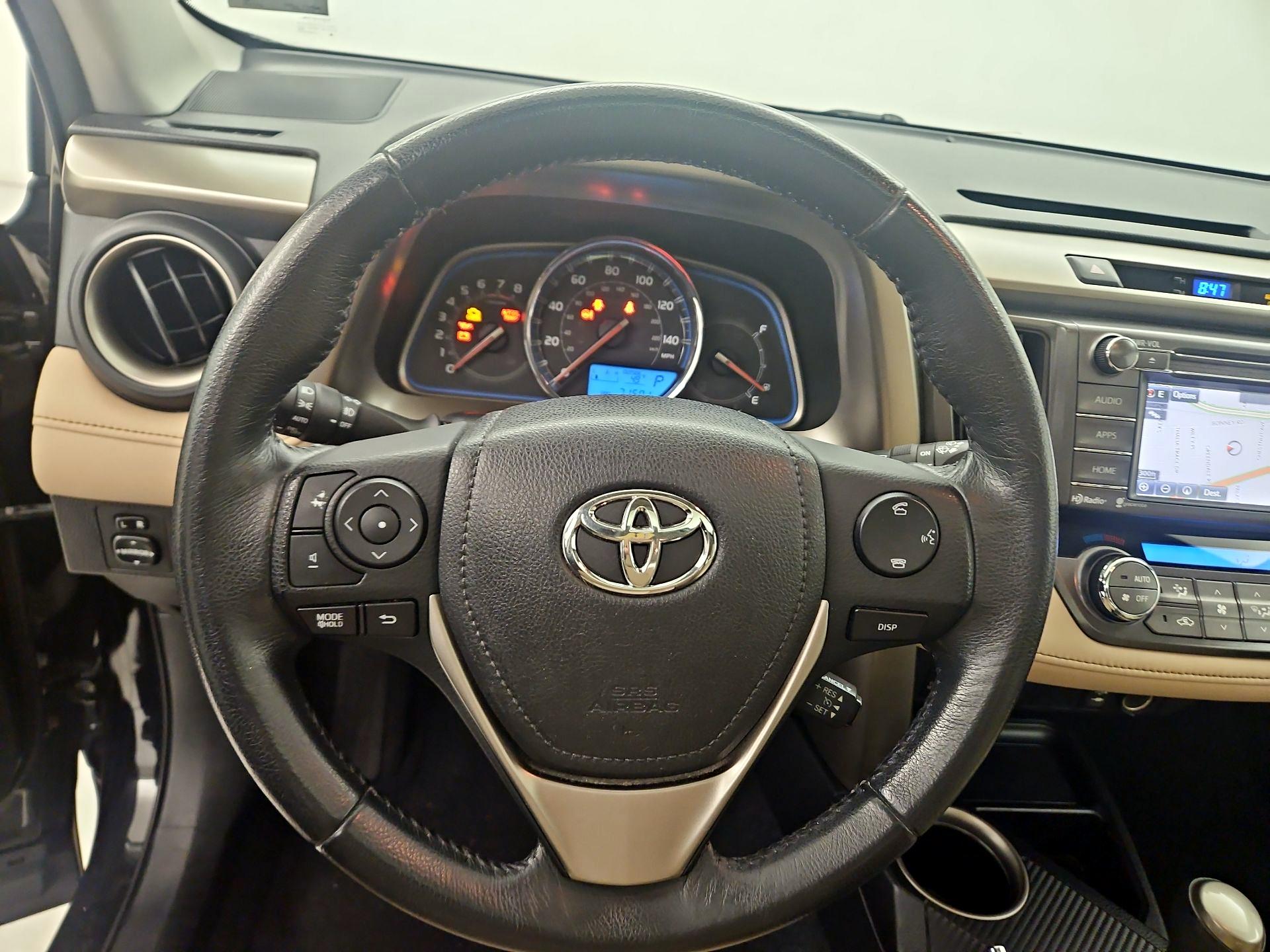 Thumbnail: 2015 Toyota RAV4 - 10