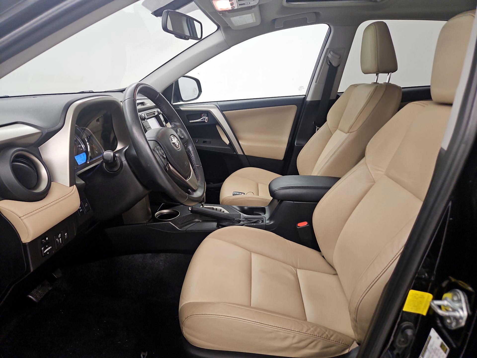 Thumbnail: 2015 Toyota RAV4 - 11