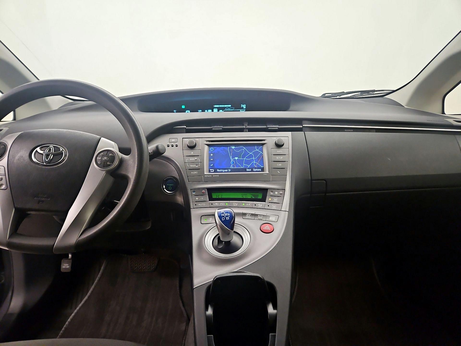 Thumbnail: 2015 Toyota Prius - 9