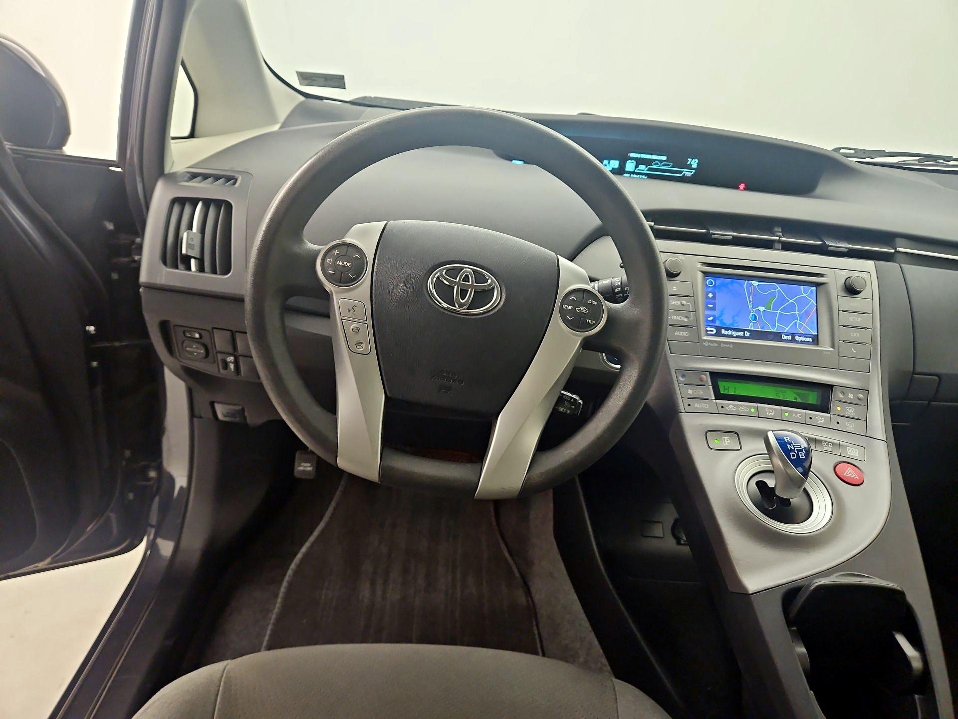 Thumbnail: 2015 Toyota Prius - 10