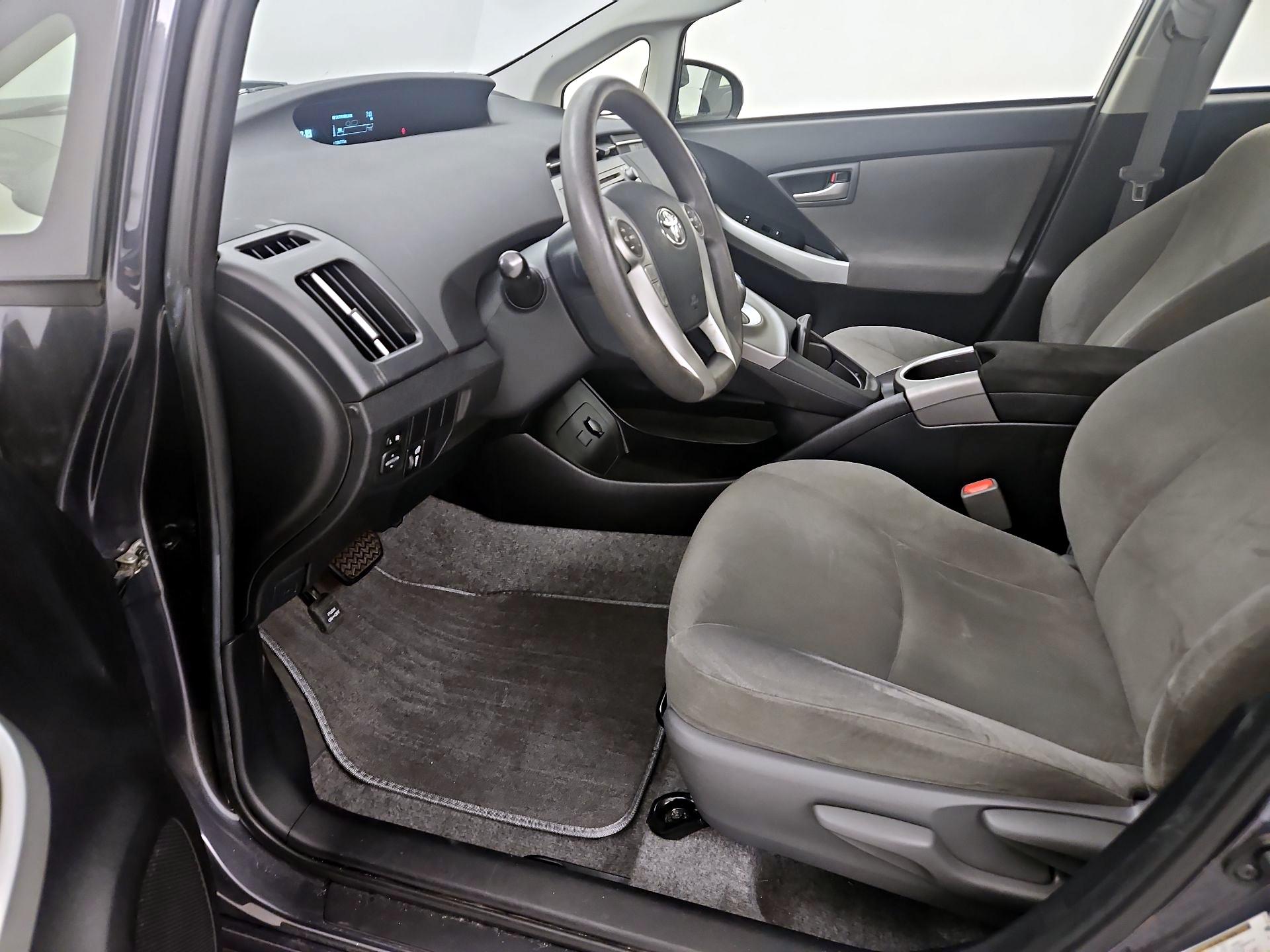 Thumbnail: 2015 Toyota Prius - 11