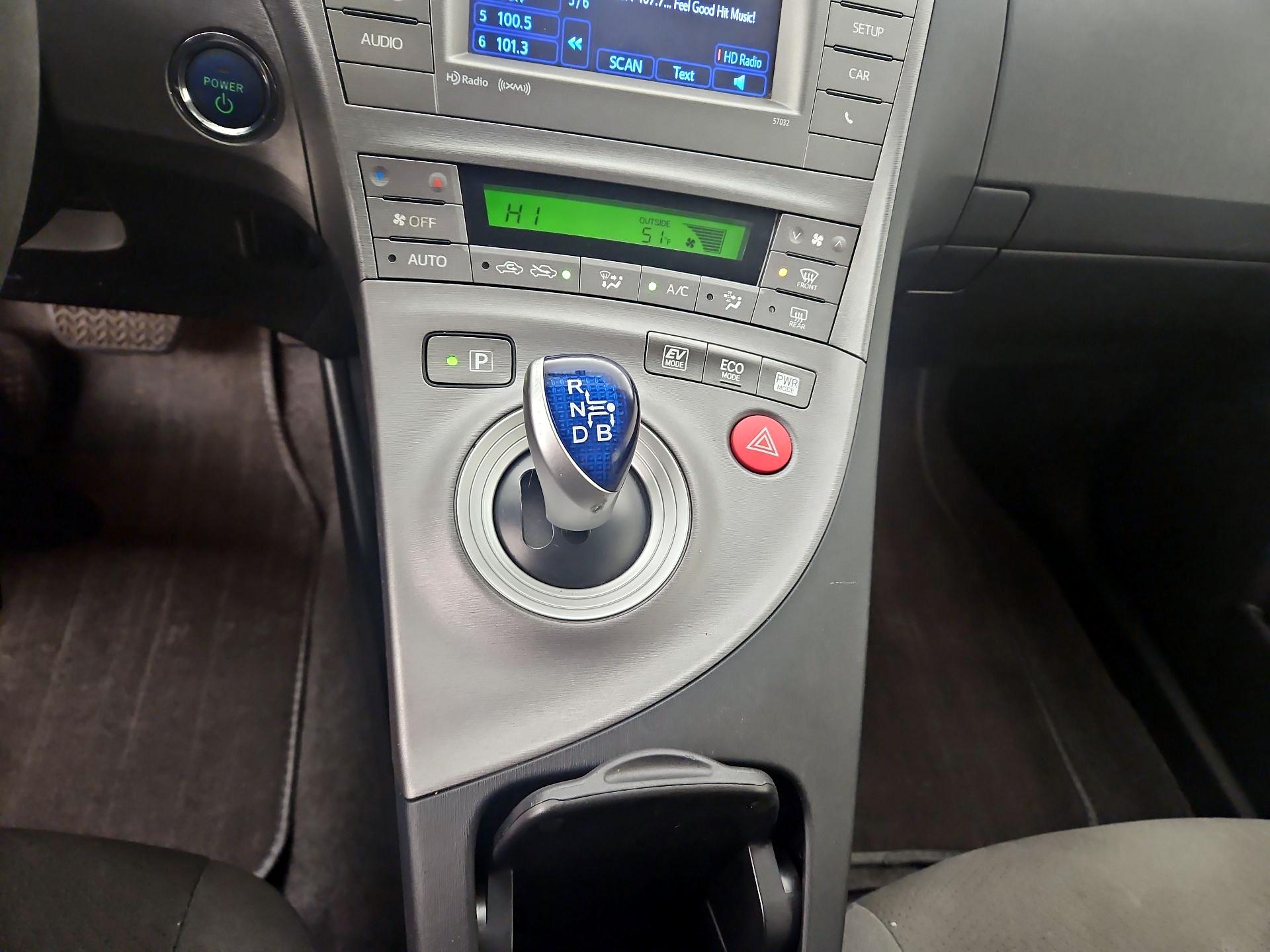 Thumbnail: 2015 Toyota Prius - 18