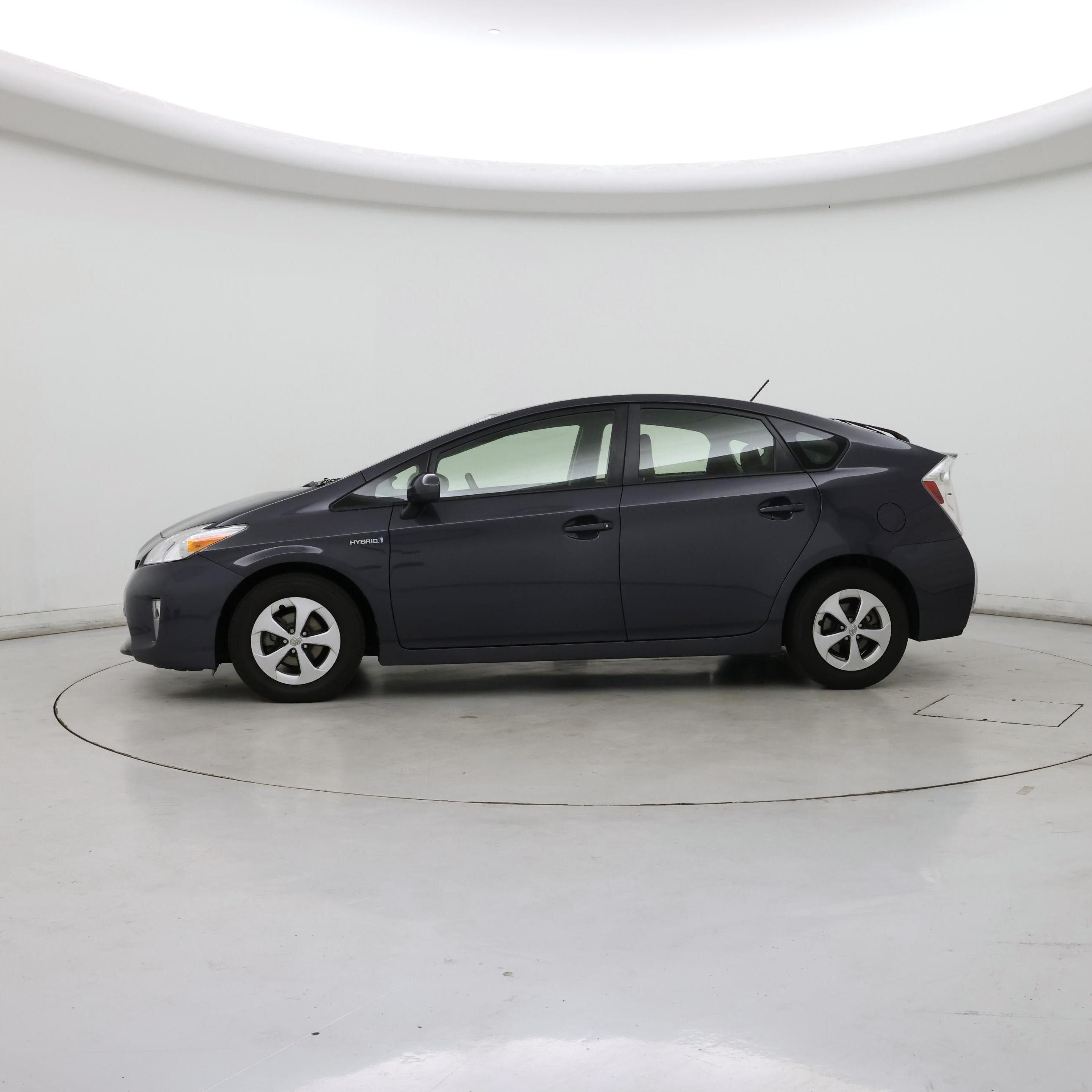 Thumbnail: 2015 Toyota Prius - 3