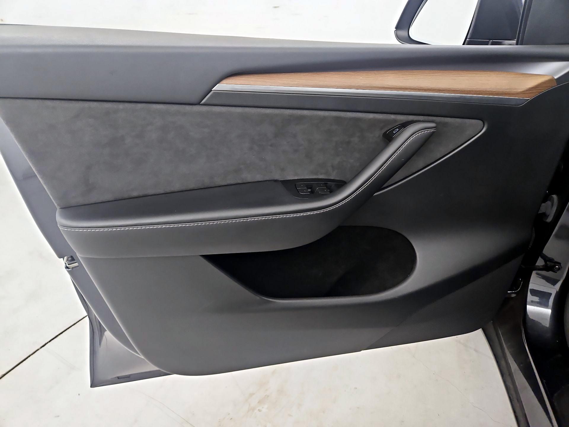 Thumbnail: 2024 Tesla Model Y - 12