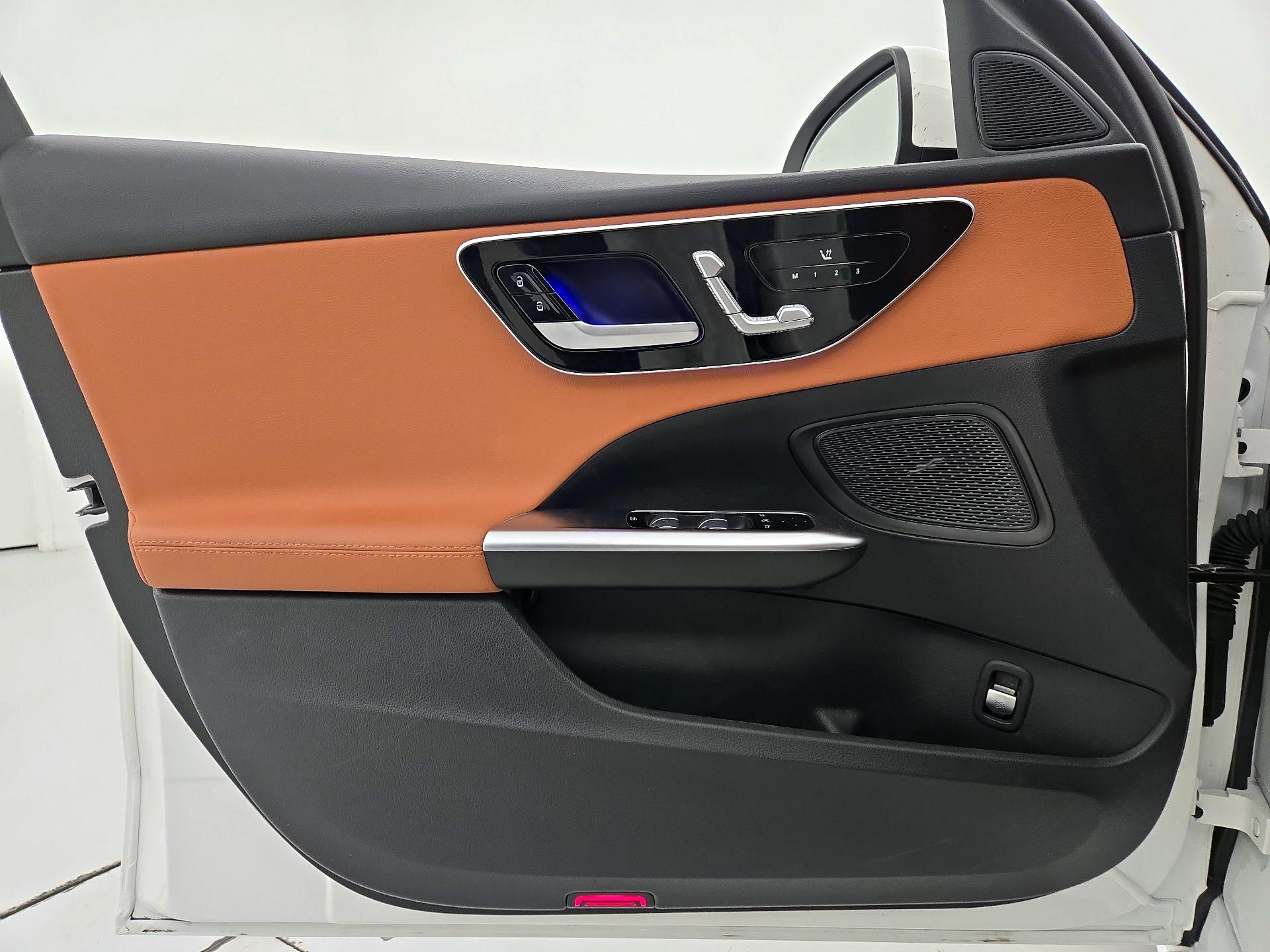 Thumbnail: 2023 Mercedes-Benz C-Class - 12