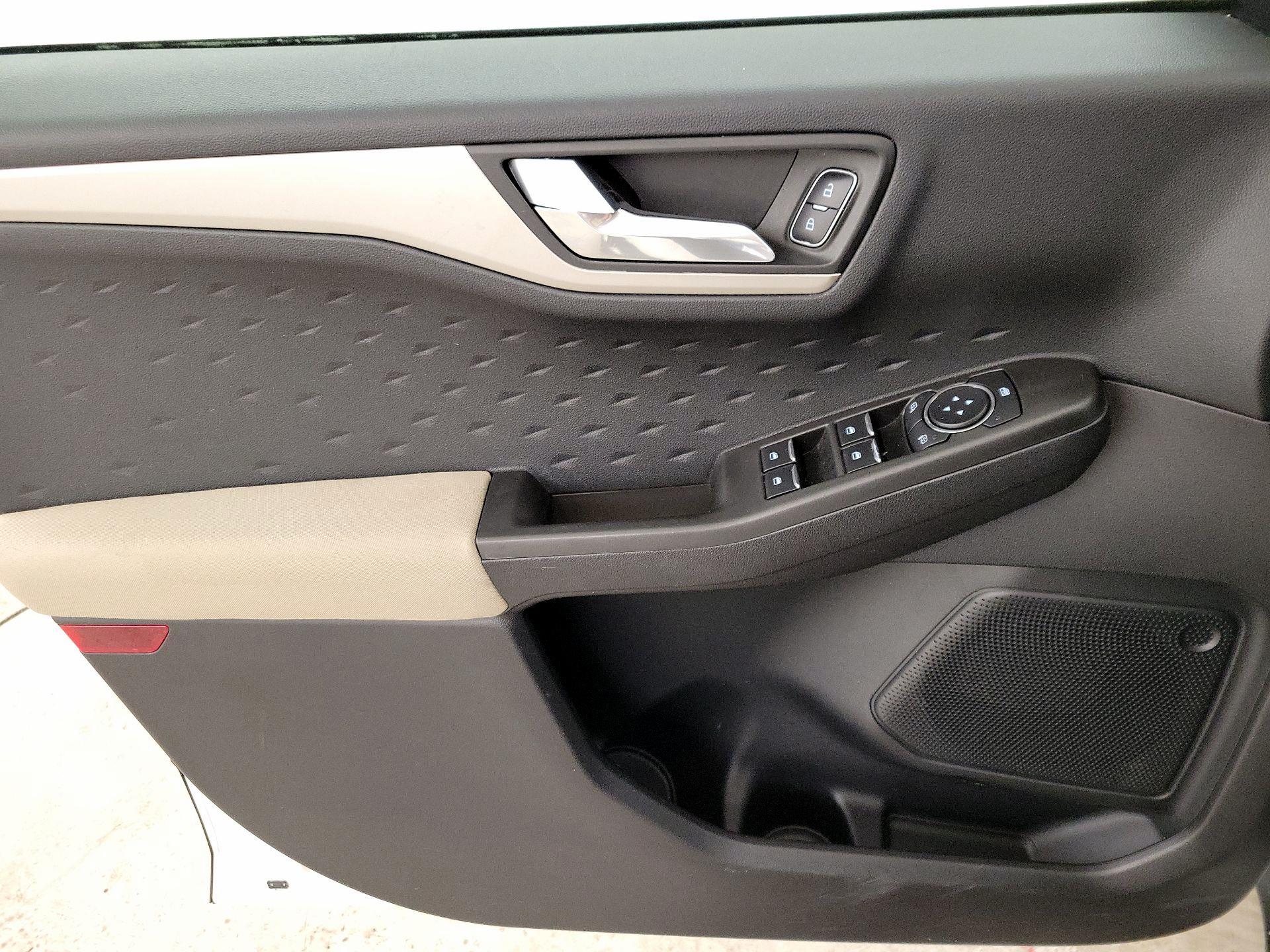 Thumbnail: 2020 Ford Escape - 12