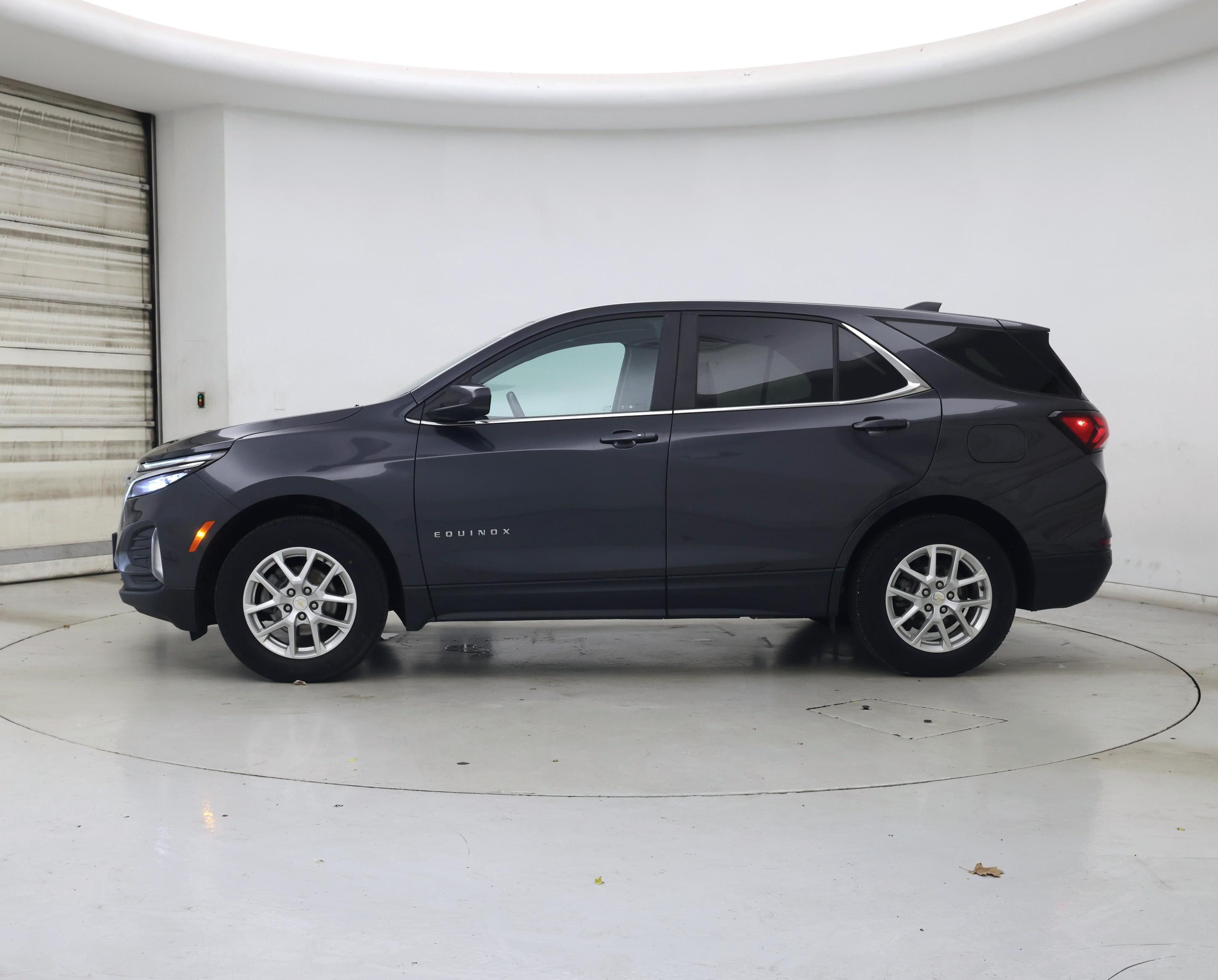 Thumbnail: 2022 Chevrolet Equinox - 3