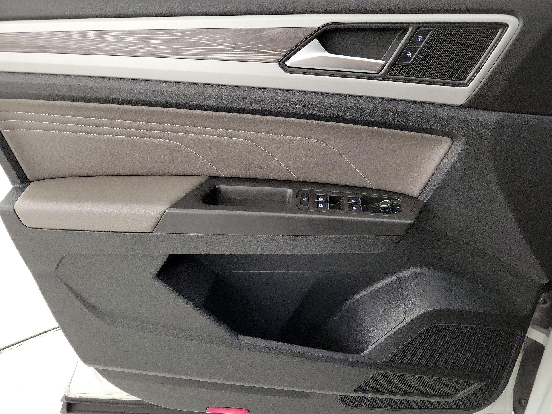 Thumbnail: 2022 Volkswagen Atlas - 12