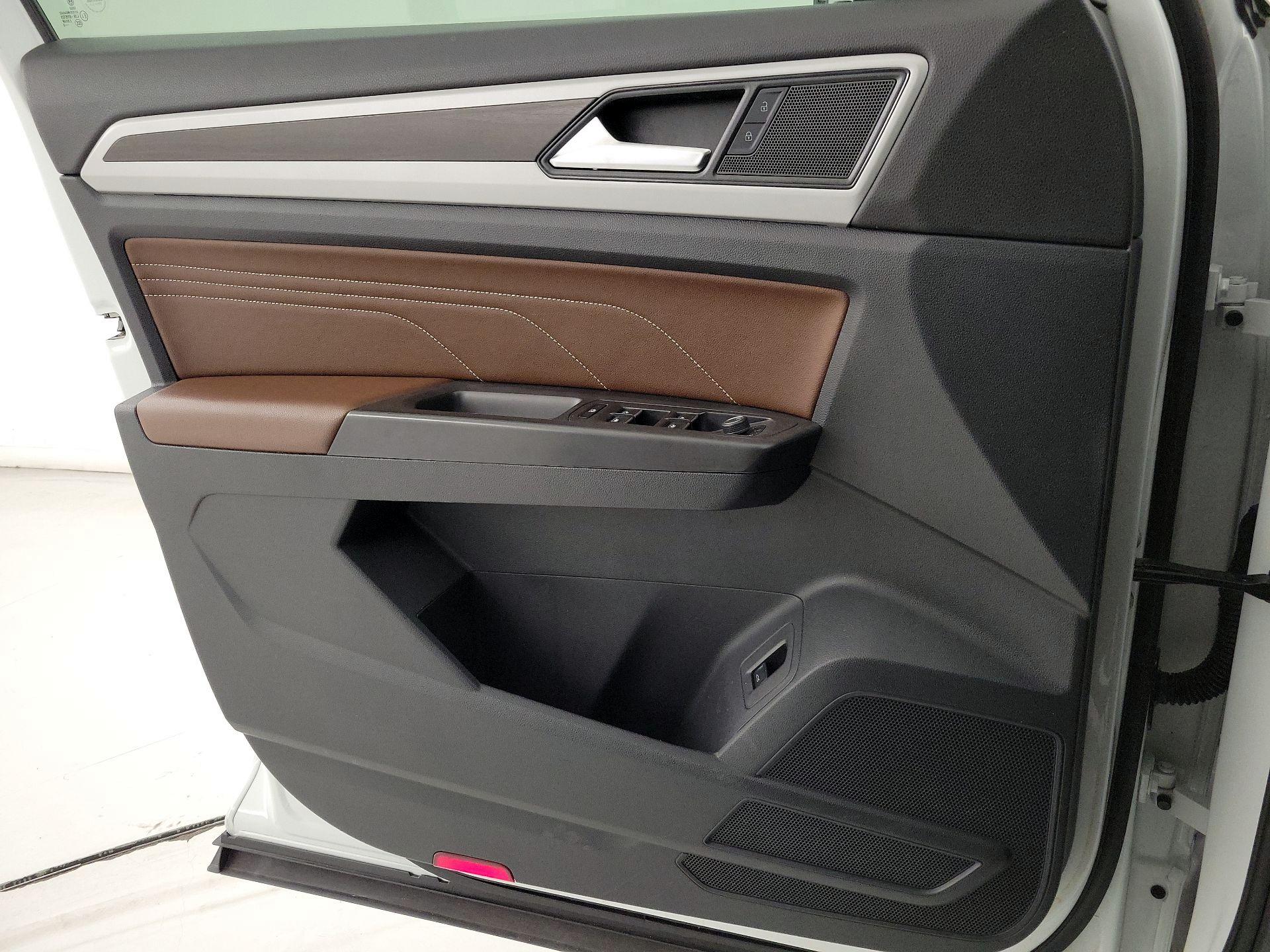 Thumbnail: 2022 Volkswagen Atlas - 12