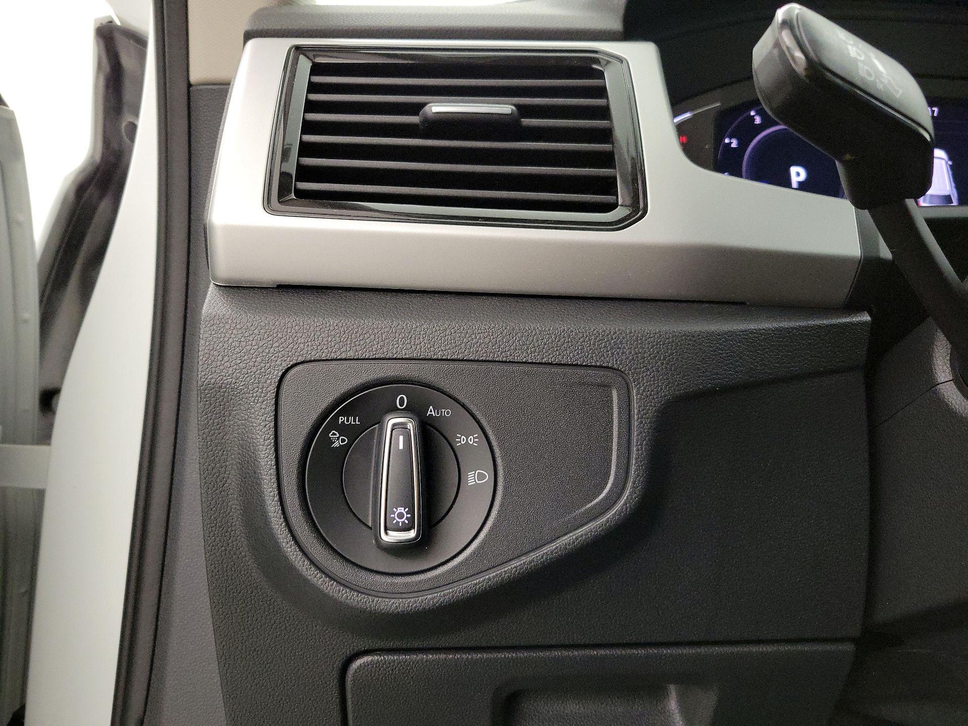 Thumbnail: 2022 Volkswagen Atlas - 13