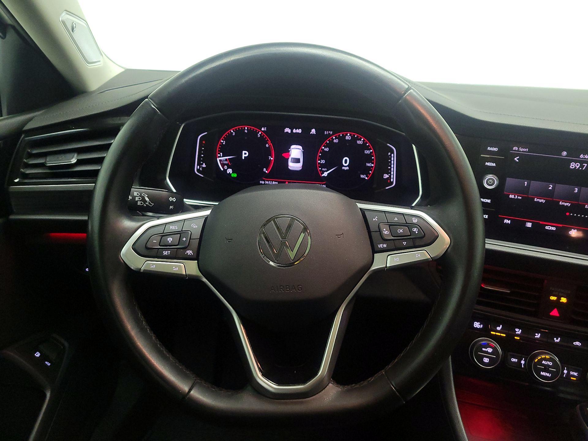 Thumbnail: 2023 Volkswagen Jetta - 10