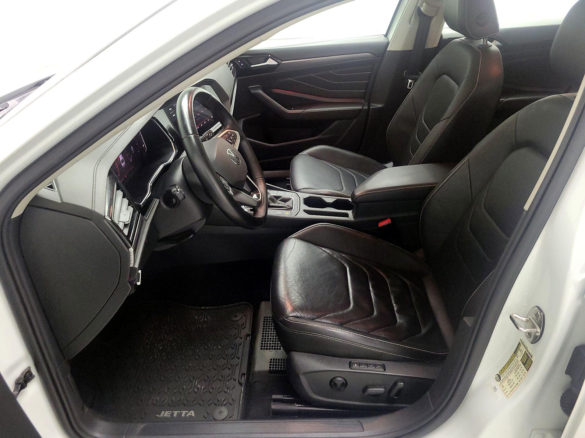 Thumbnail: 2023 Volkswagen Jetta - 11