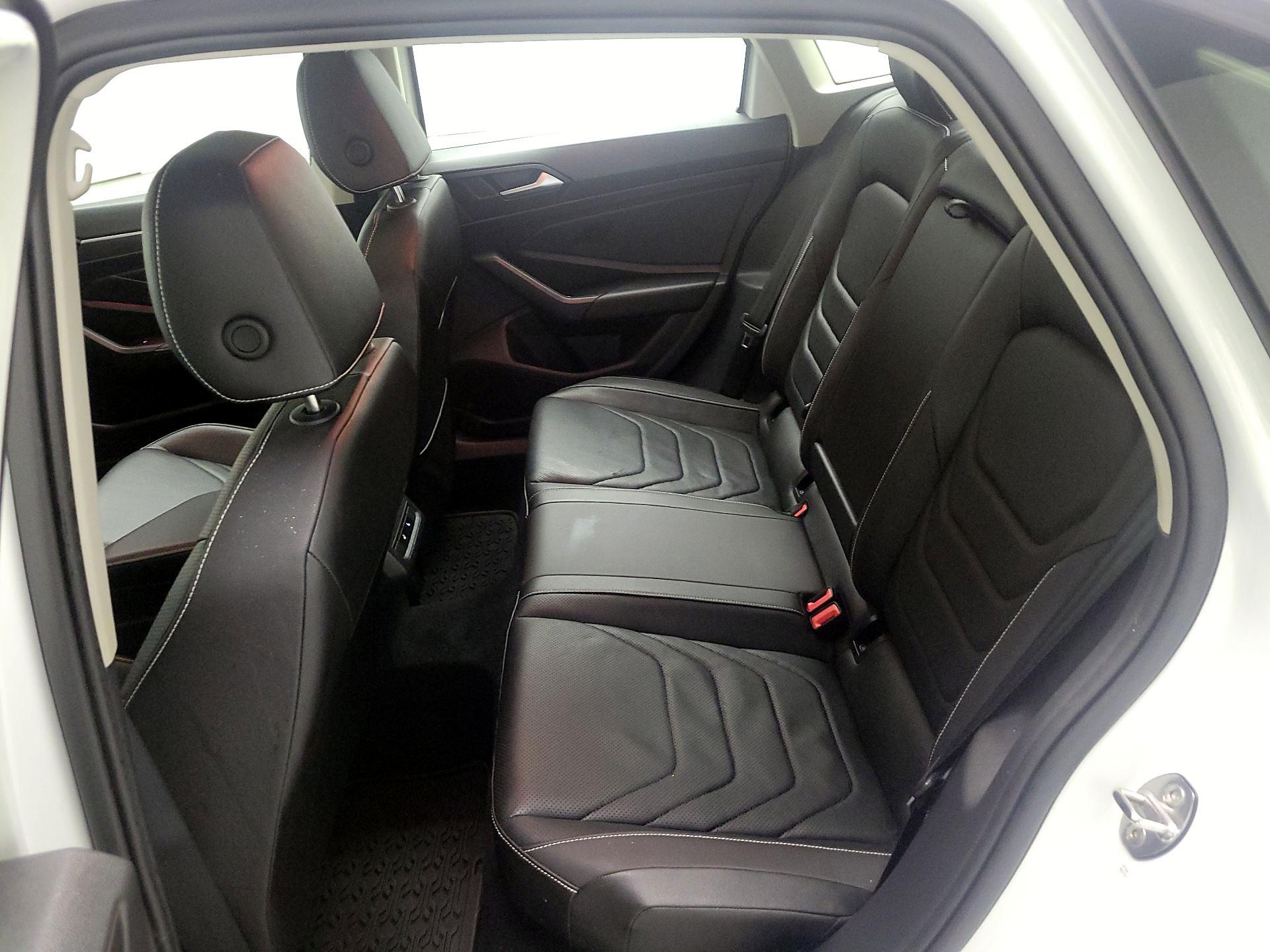 Thumbnail: 2023 Volkswagen Jetta - 19