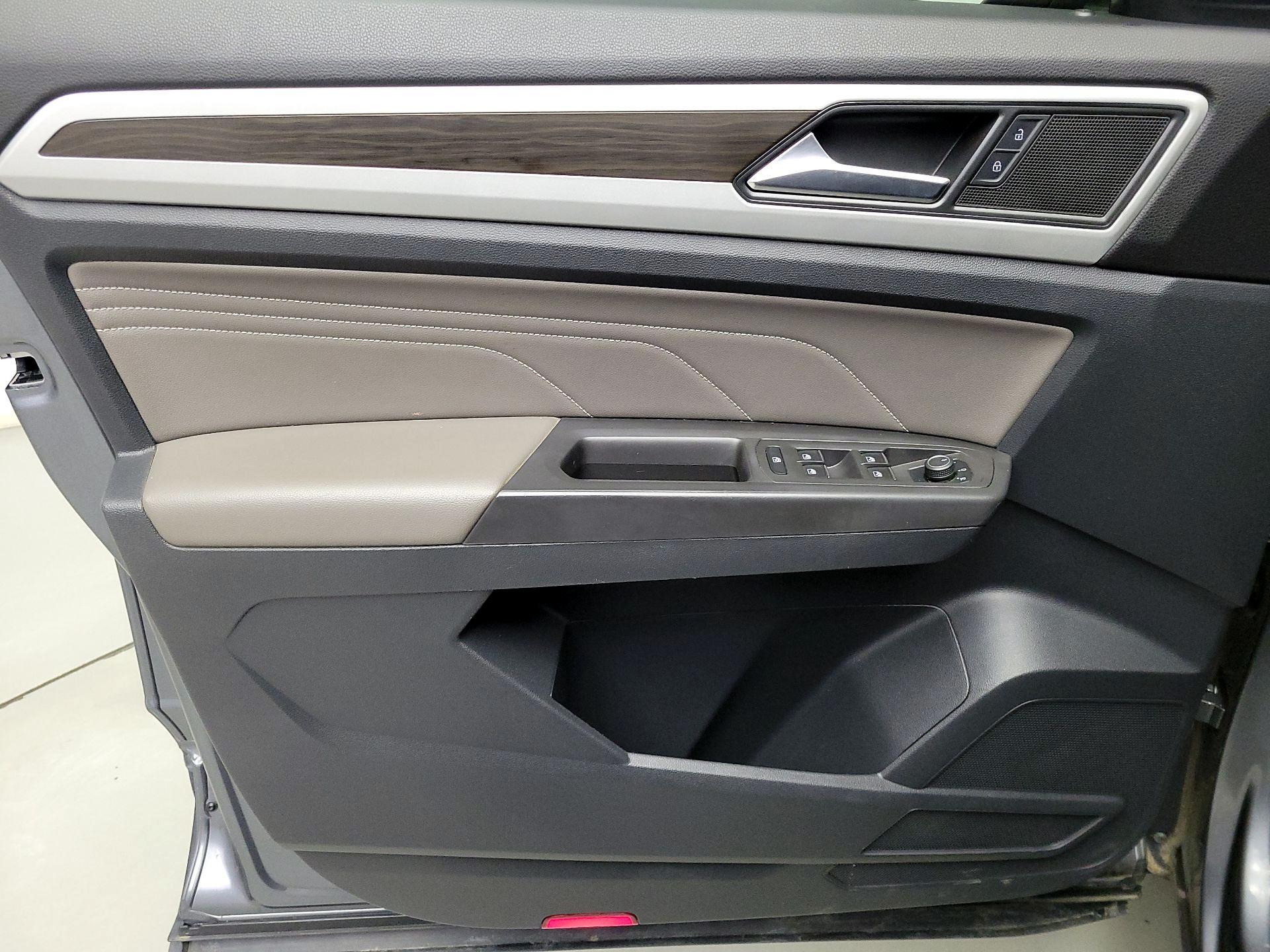 Thumbnail: 2022 Volkswagen Atlas - 12