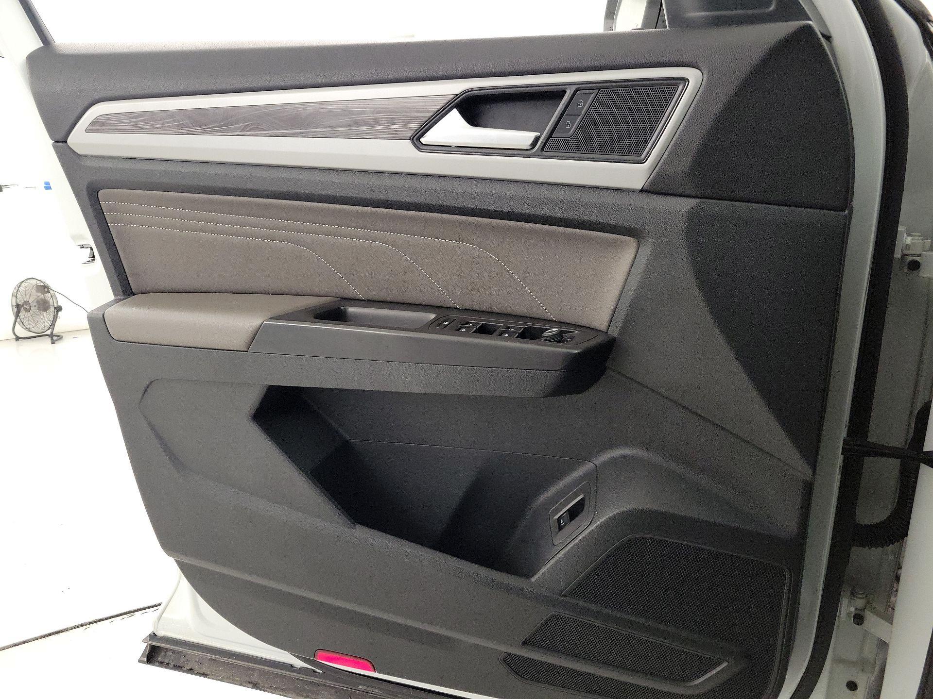 Thumbnail: 2023 Volkswagen Atlas - 12