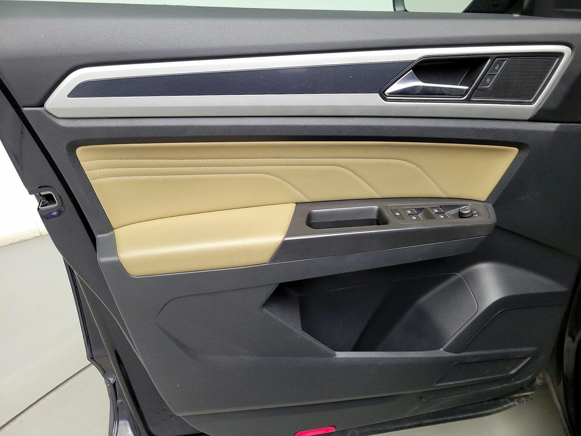 Thumbnail: 2022 Volkswagen Atlas - 12