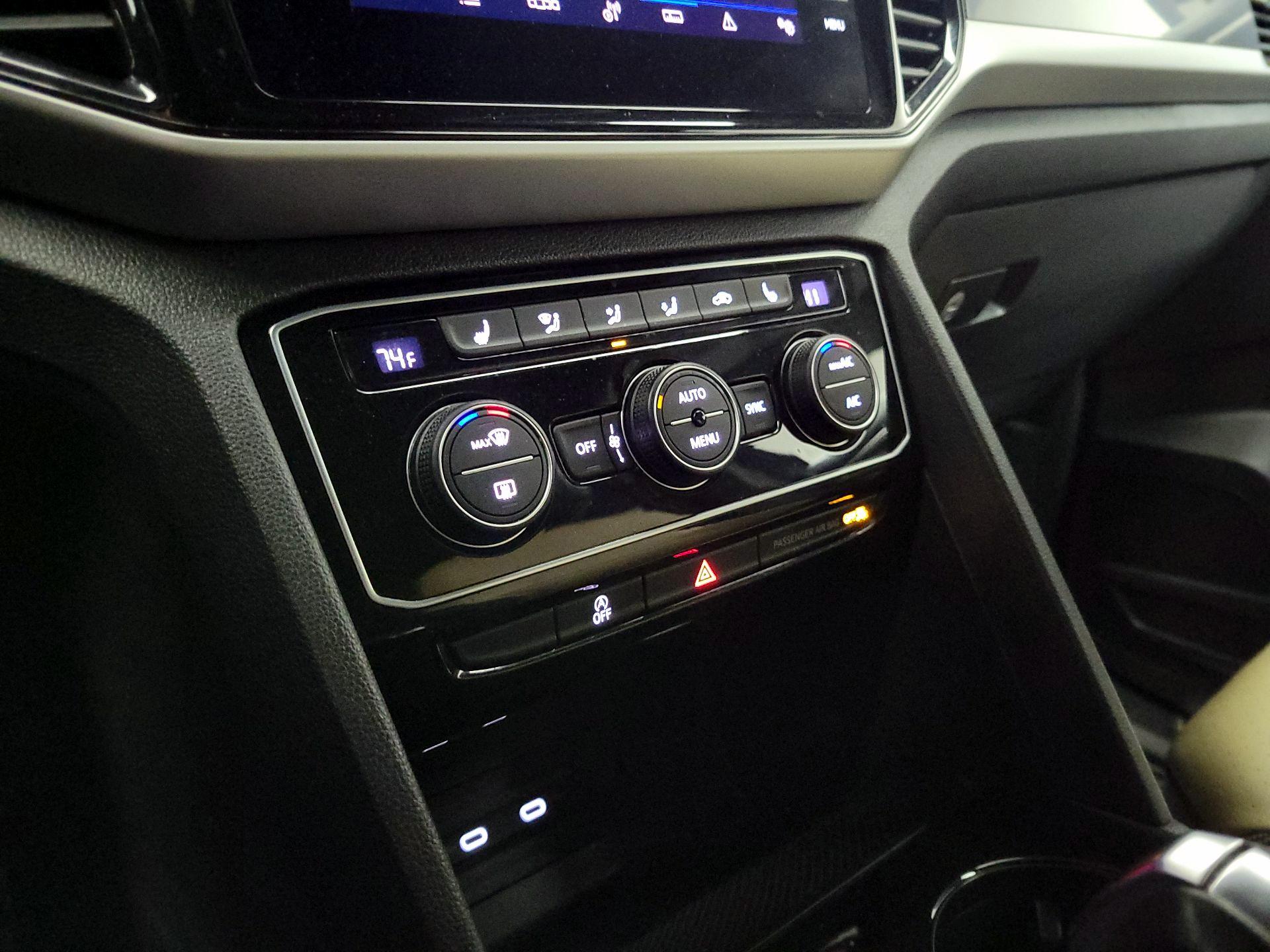 Thumbnail: 2022 Volkswagen Atlas - 16