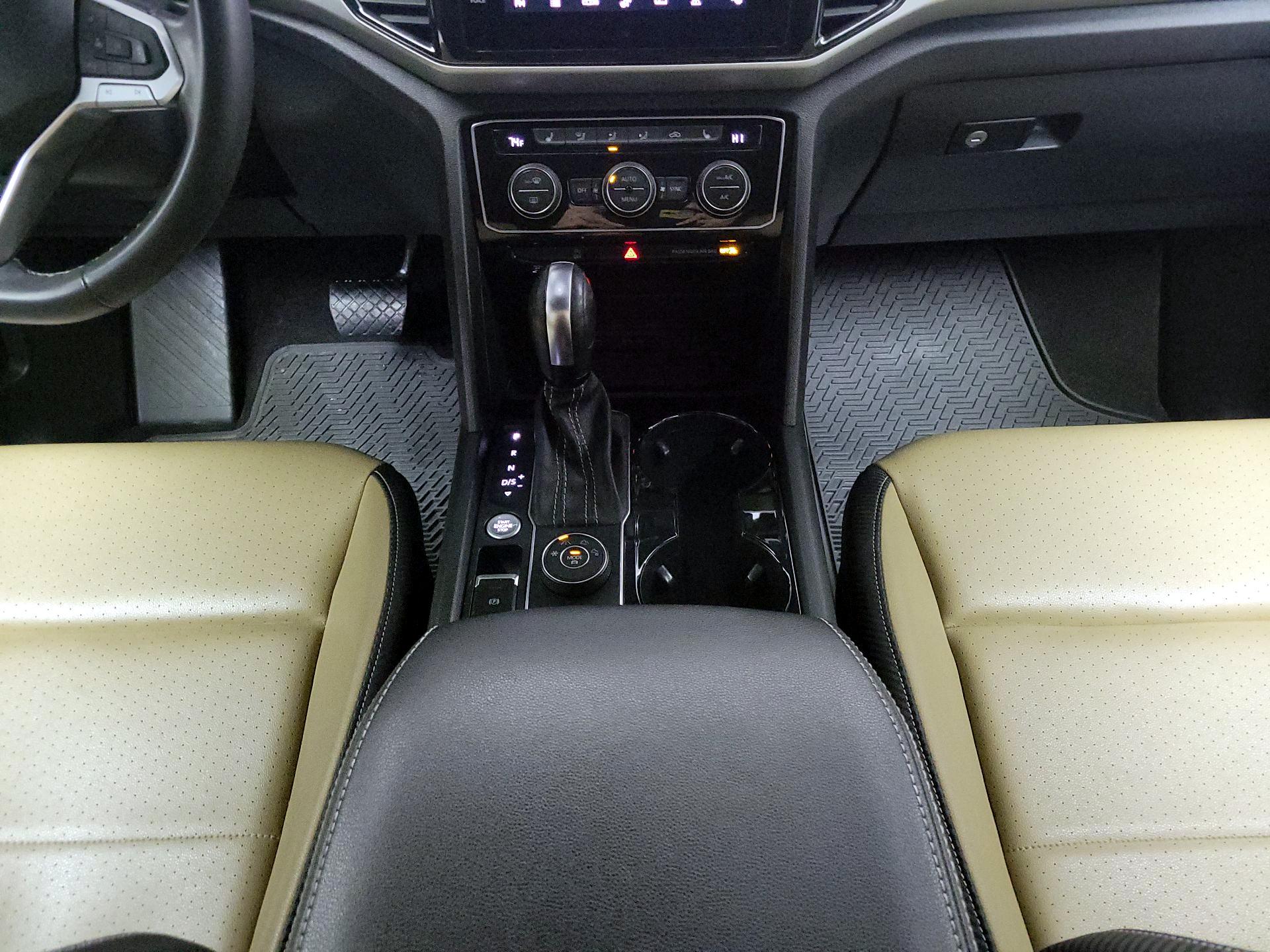 Thumbnail: 2022 Volkswagen Atlas - 17