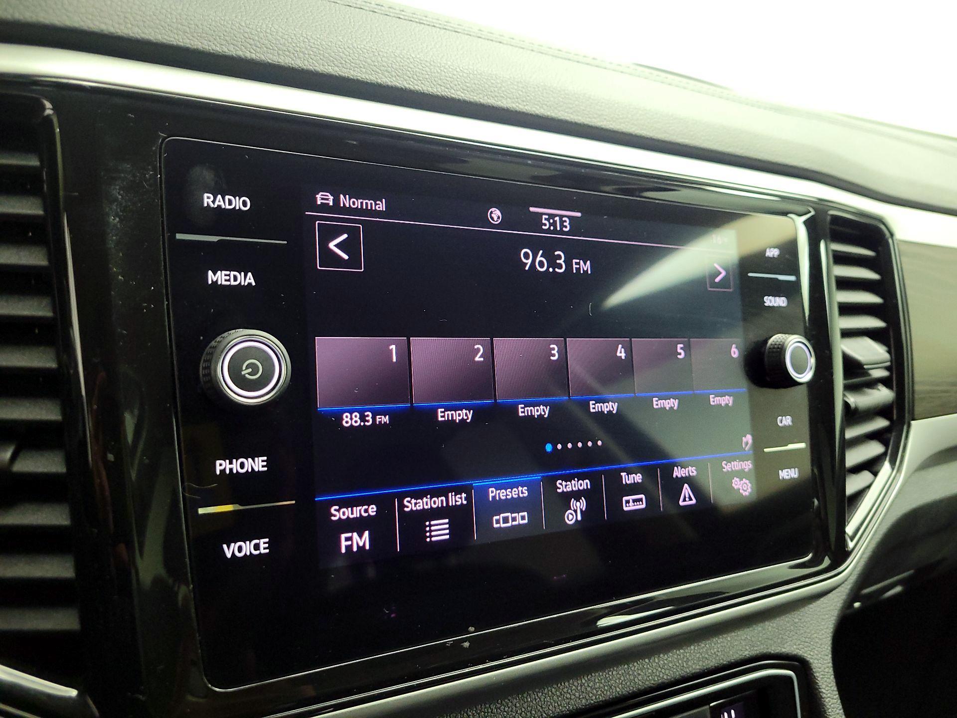 Thumbnail: 2023 Volkswagen Atlas - 15