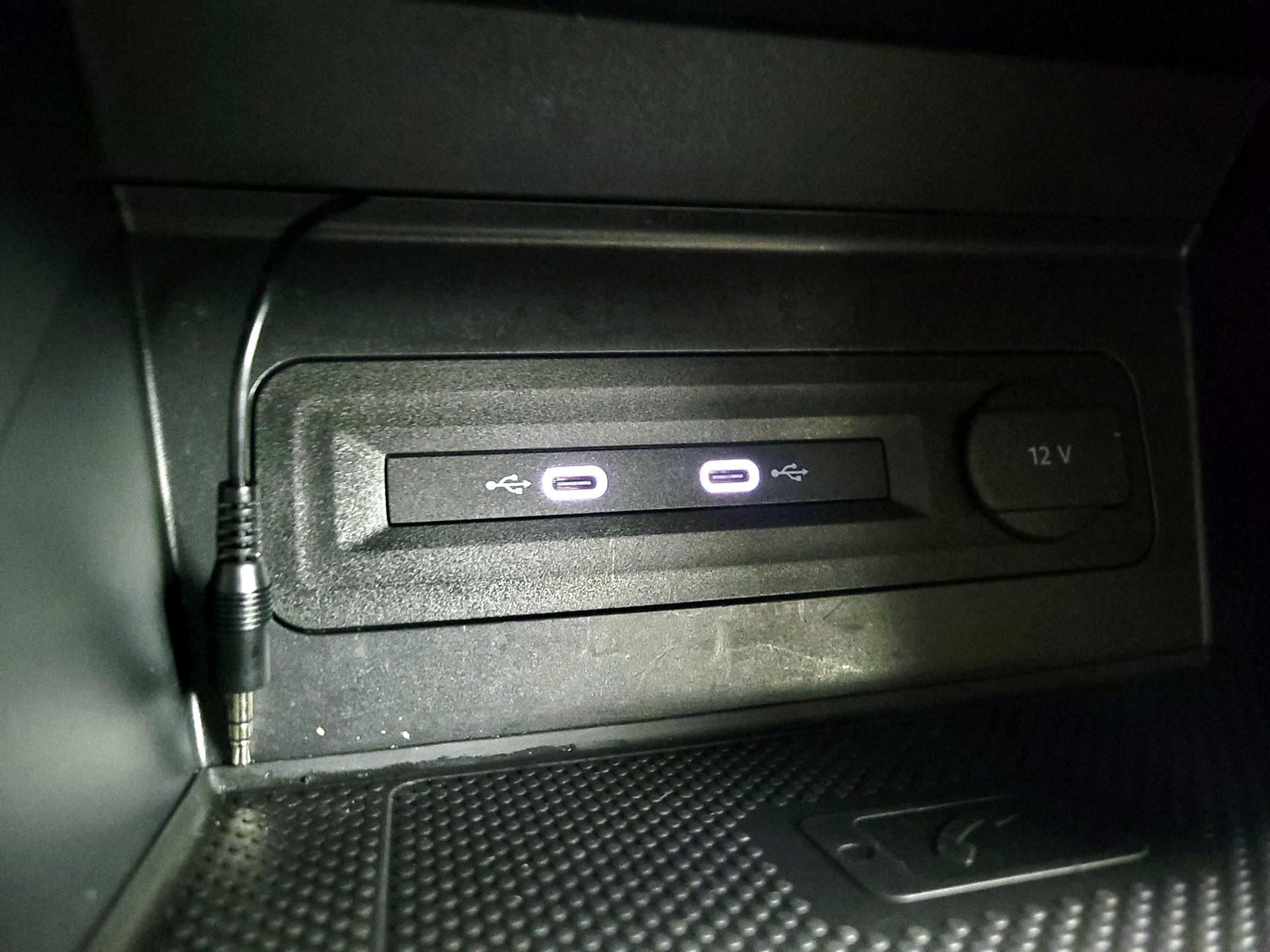 Thumbnail: 2023 Volkswagen Atlas - 18