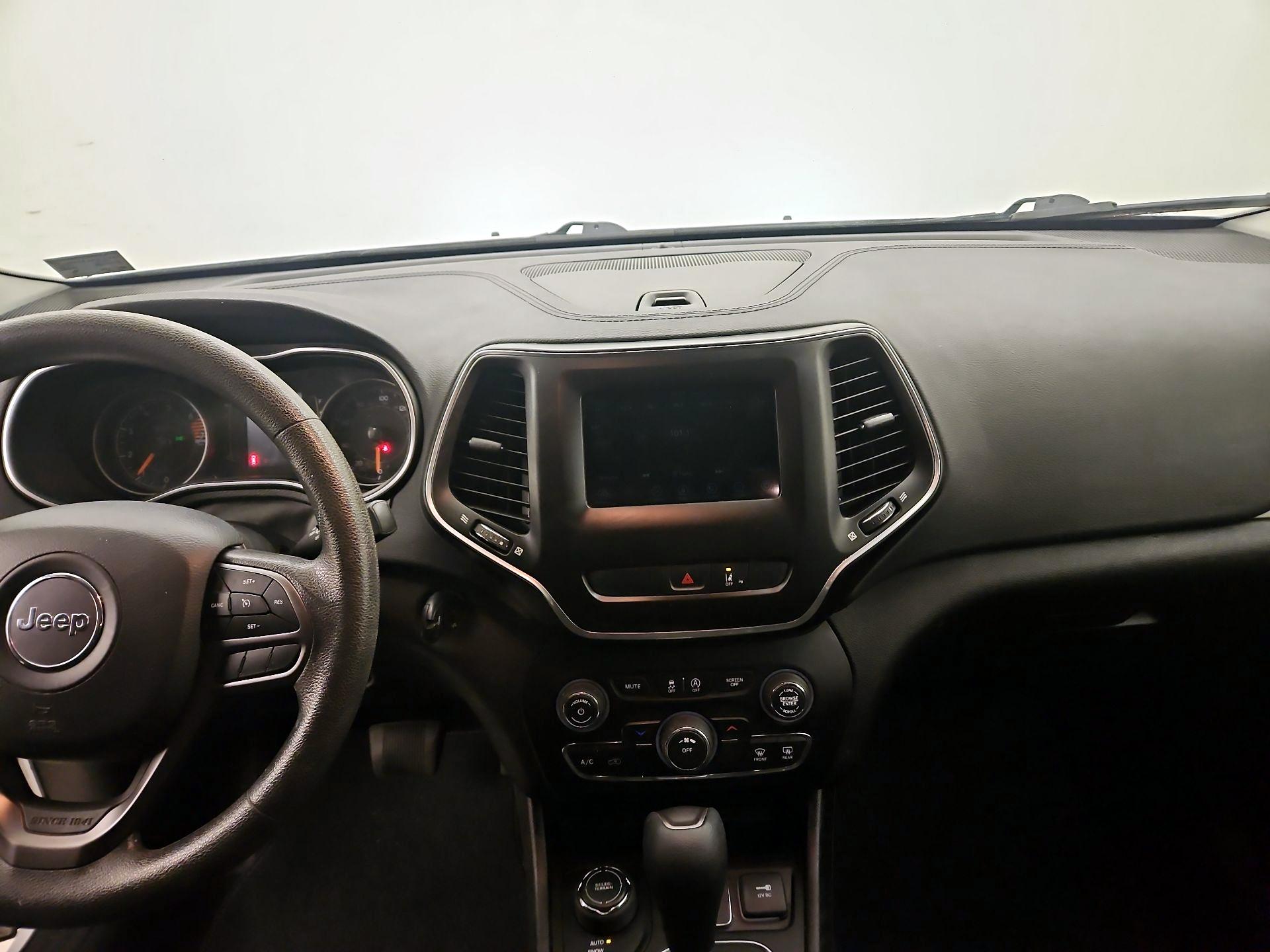 Thumbnail: 2021 Jeep Cherokee - 9