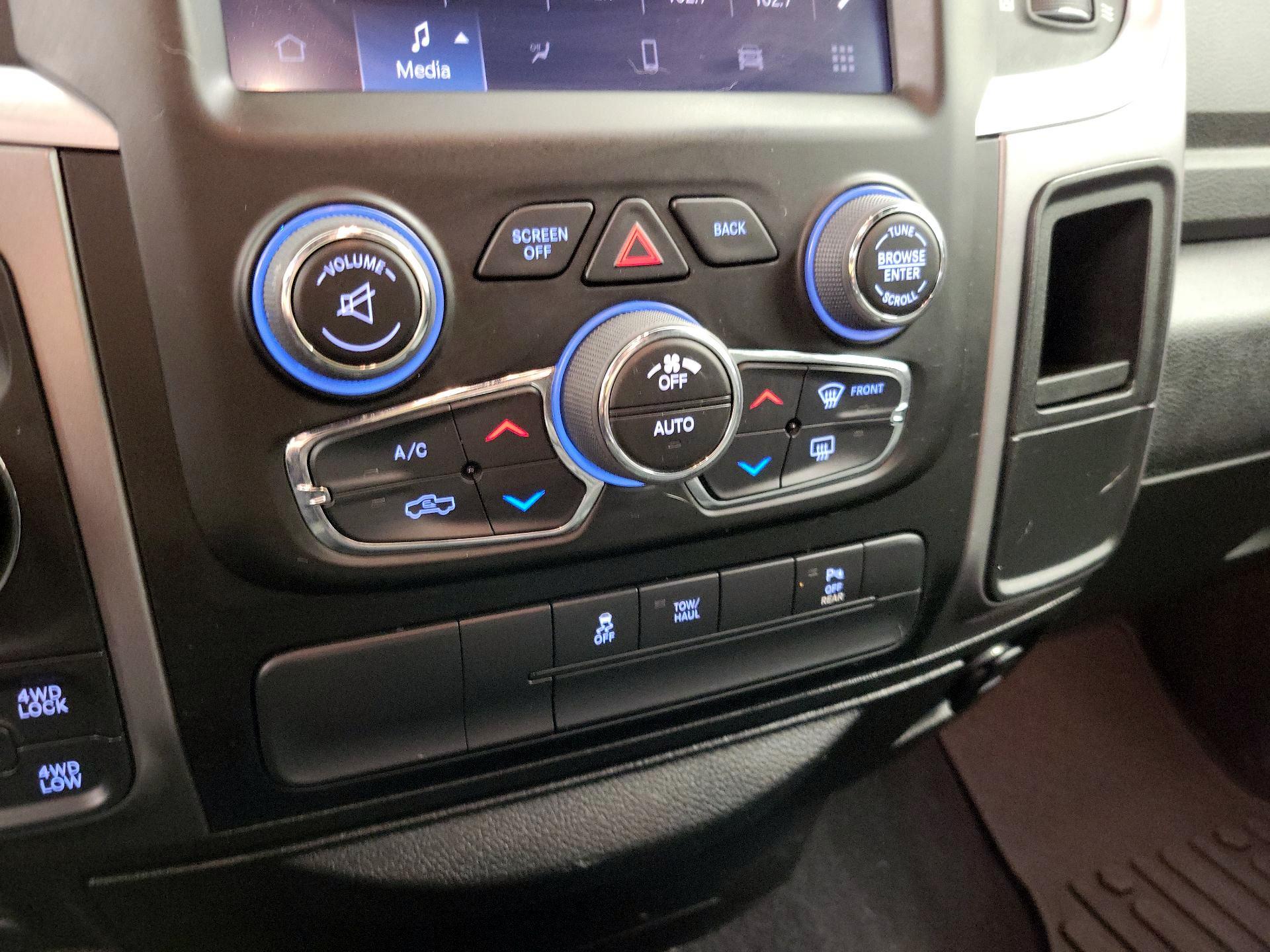 Thumbnail: 2022 RAM 1500 Classic - 16