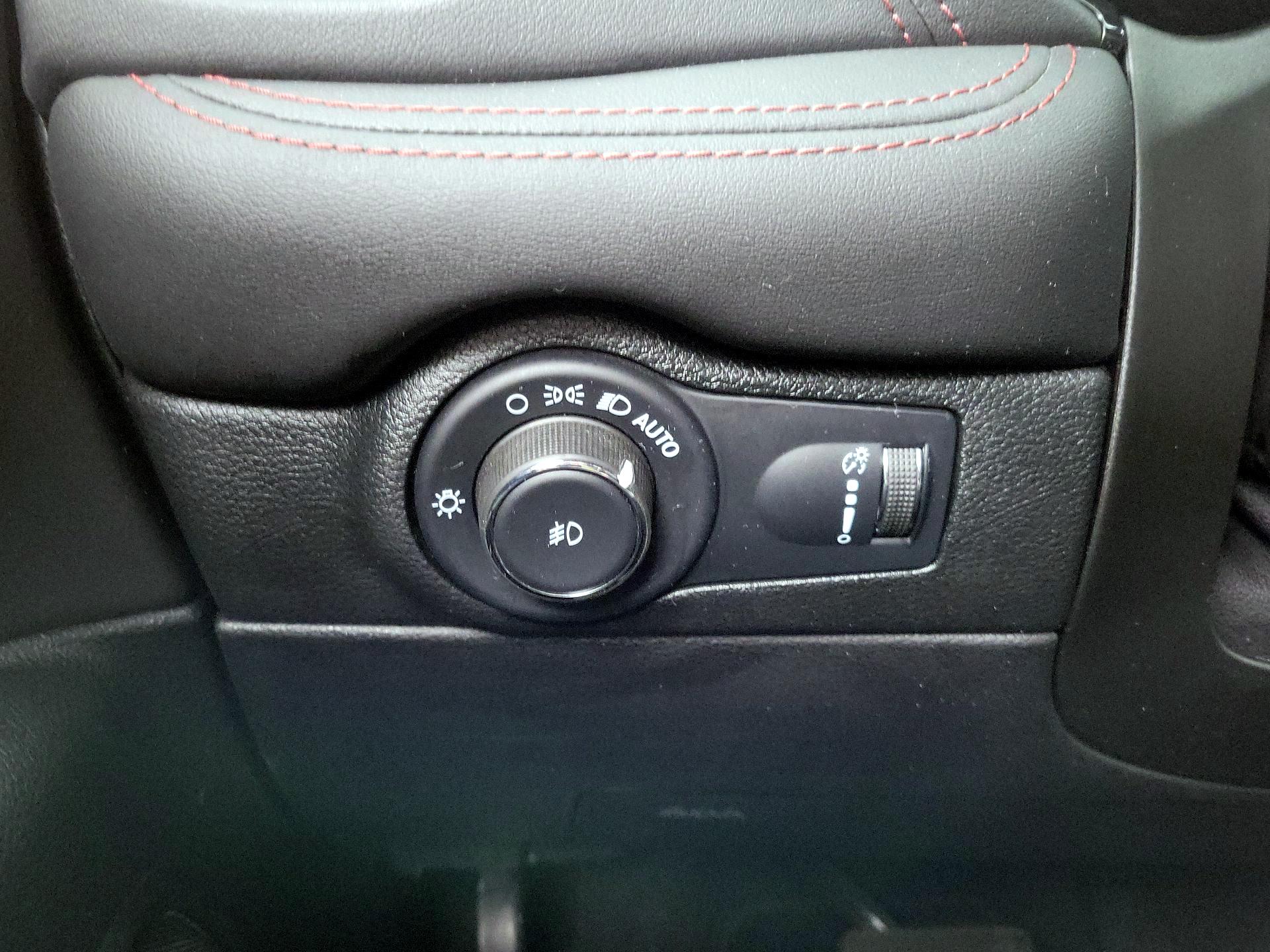 Thumbnail: 2022 Dodge Durango - 13