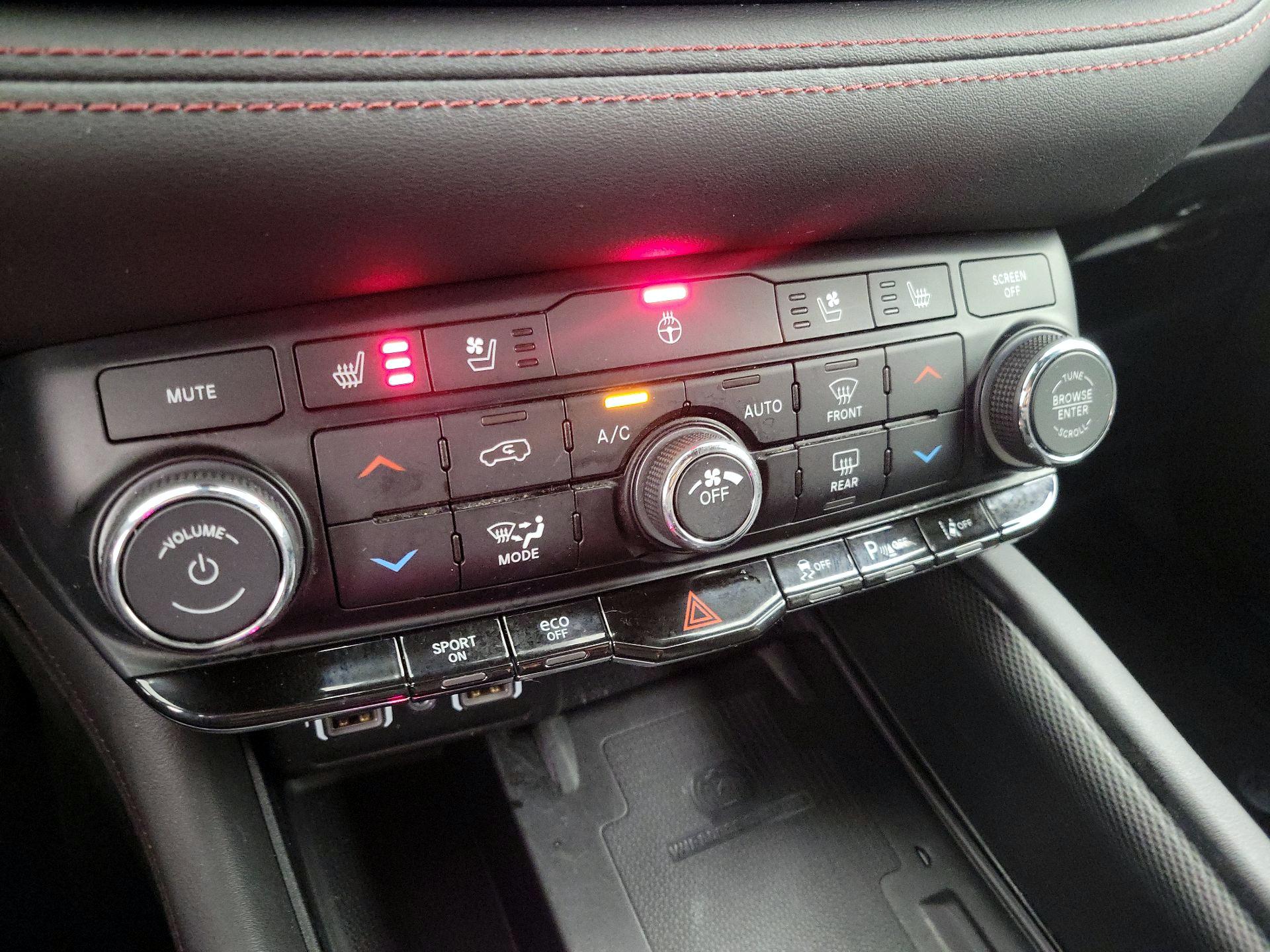 Thumbnail: 2022 Dodge Durango - 17