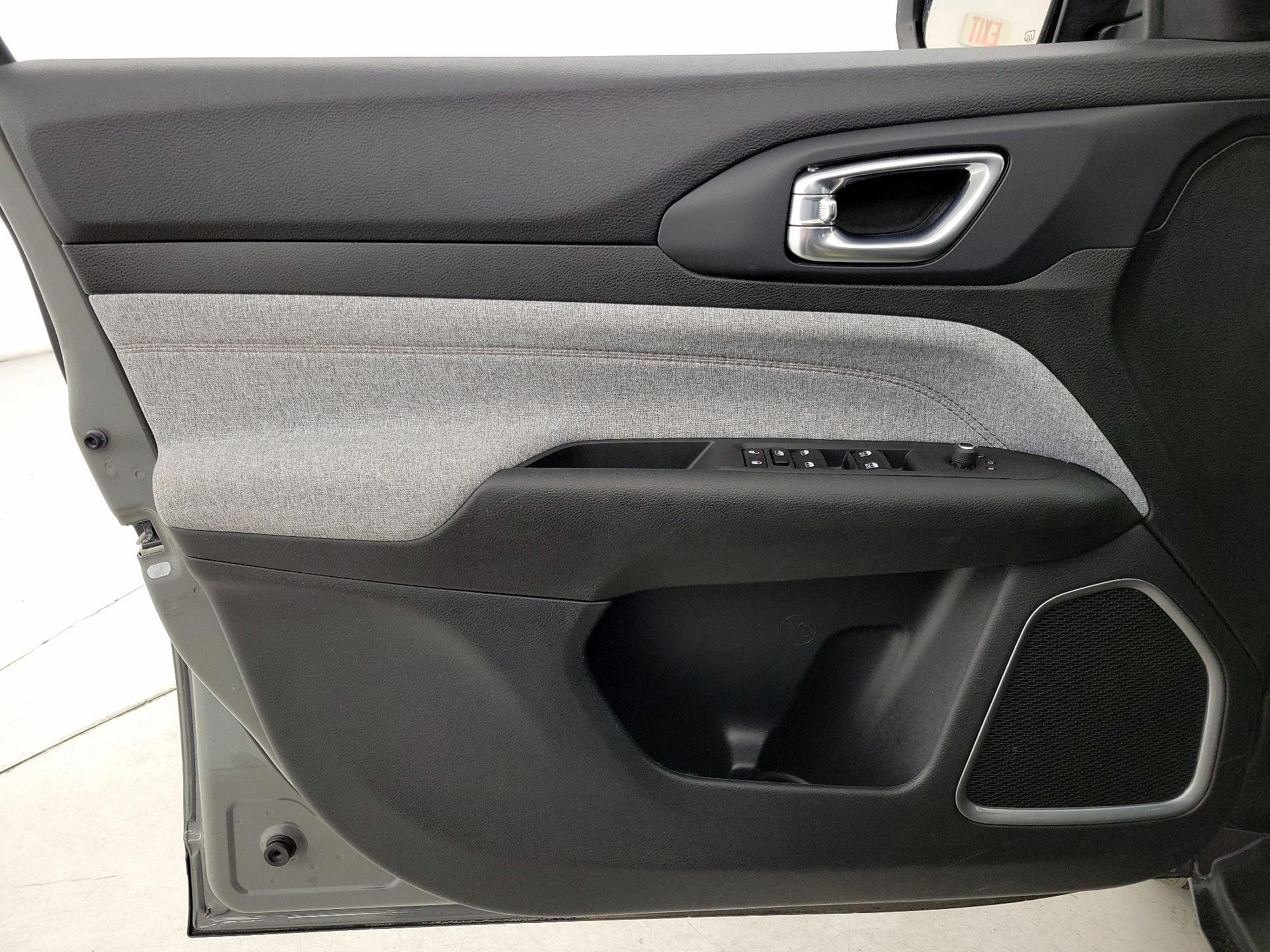 Thumbnail: 2023 Jeep Compass - 12