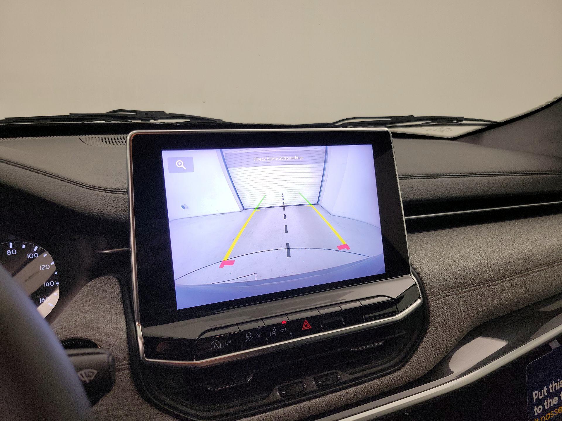 Thumbnail: 2023 Jeep Compass - 14