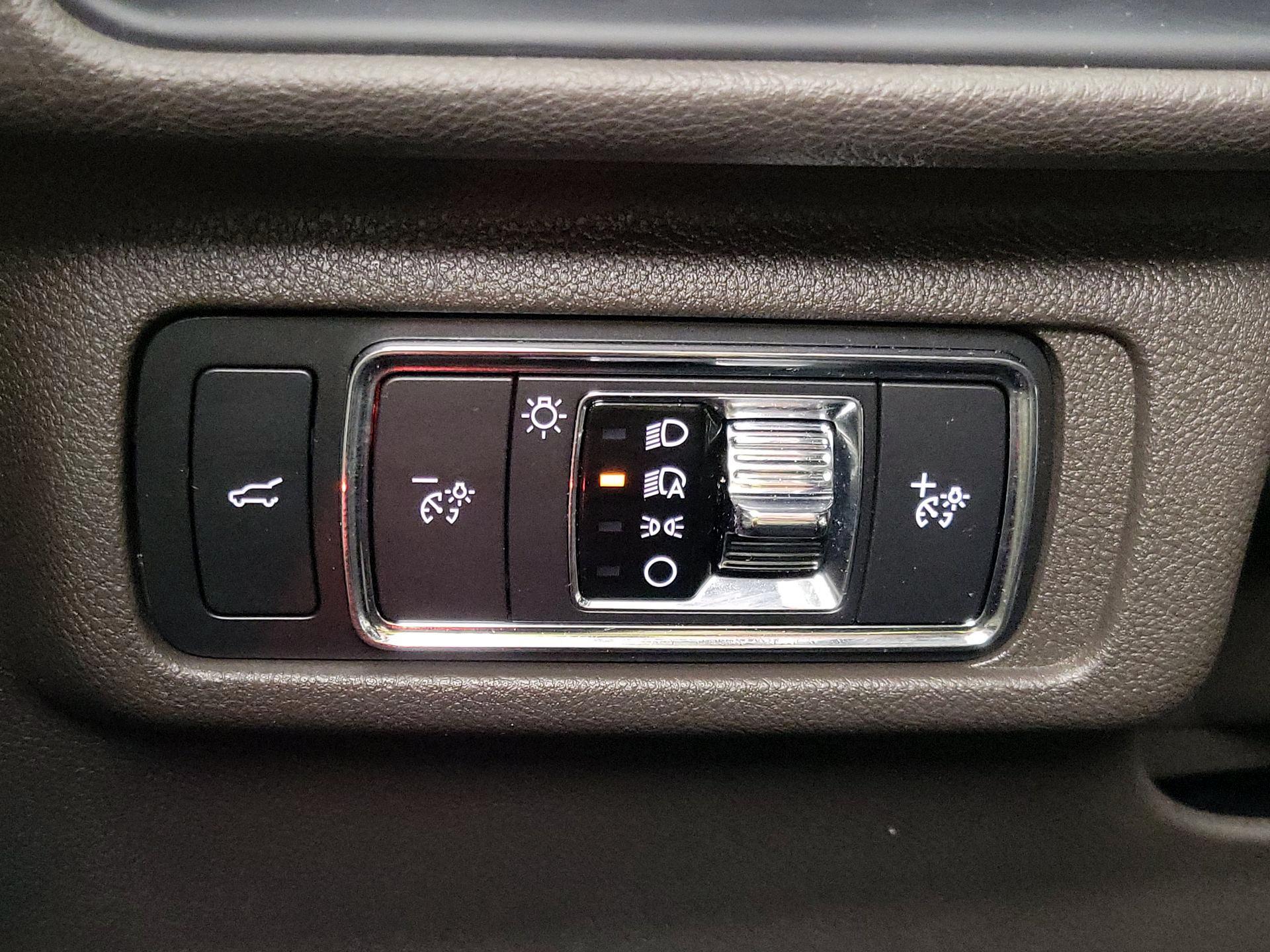 Thumbnail: 2022 Lincoln Corsair - 13