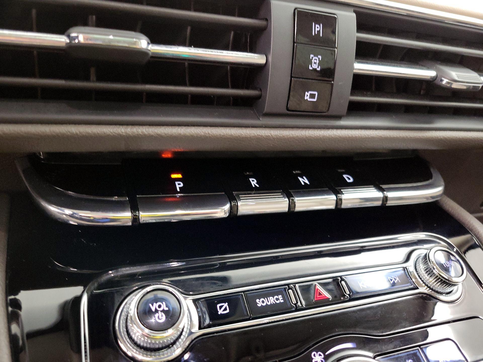 Thumbnail: 2022 Lincoln Corsair - 18