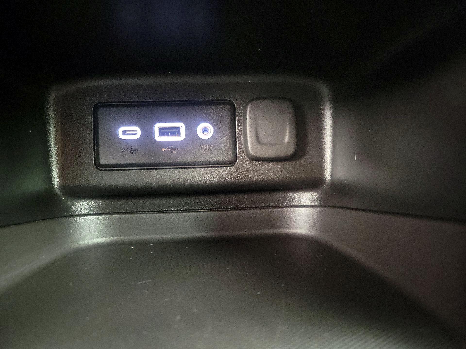 Thumbnail: 2022 Chevrolet Equinox - 18