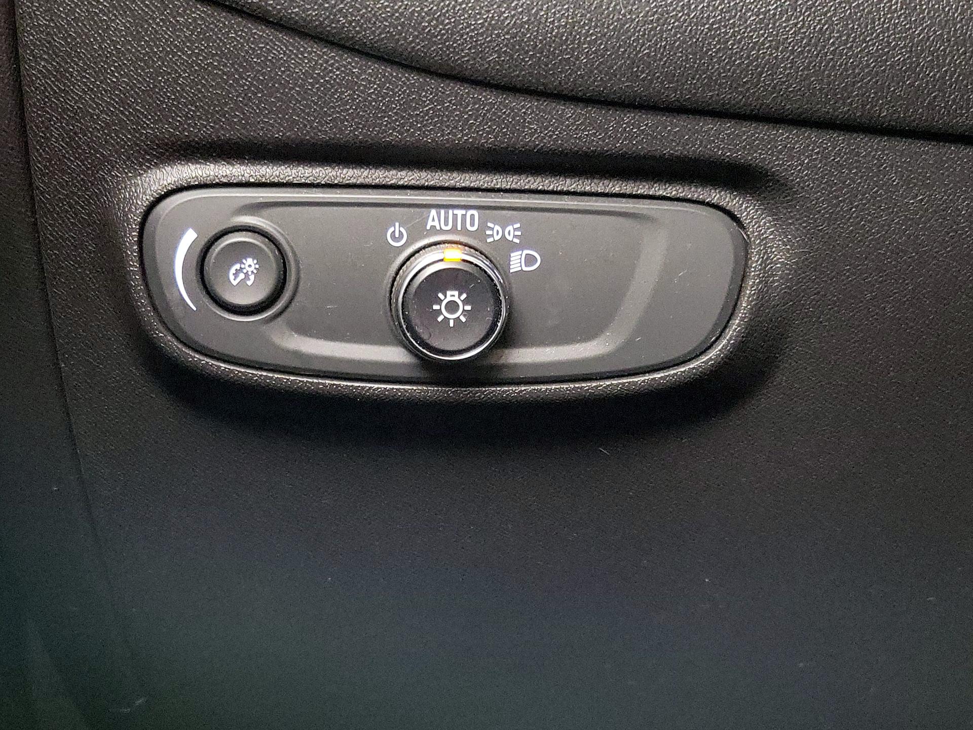 Thumbnail: 2022 Chevrolet Equinox - 13