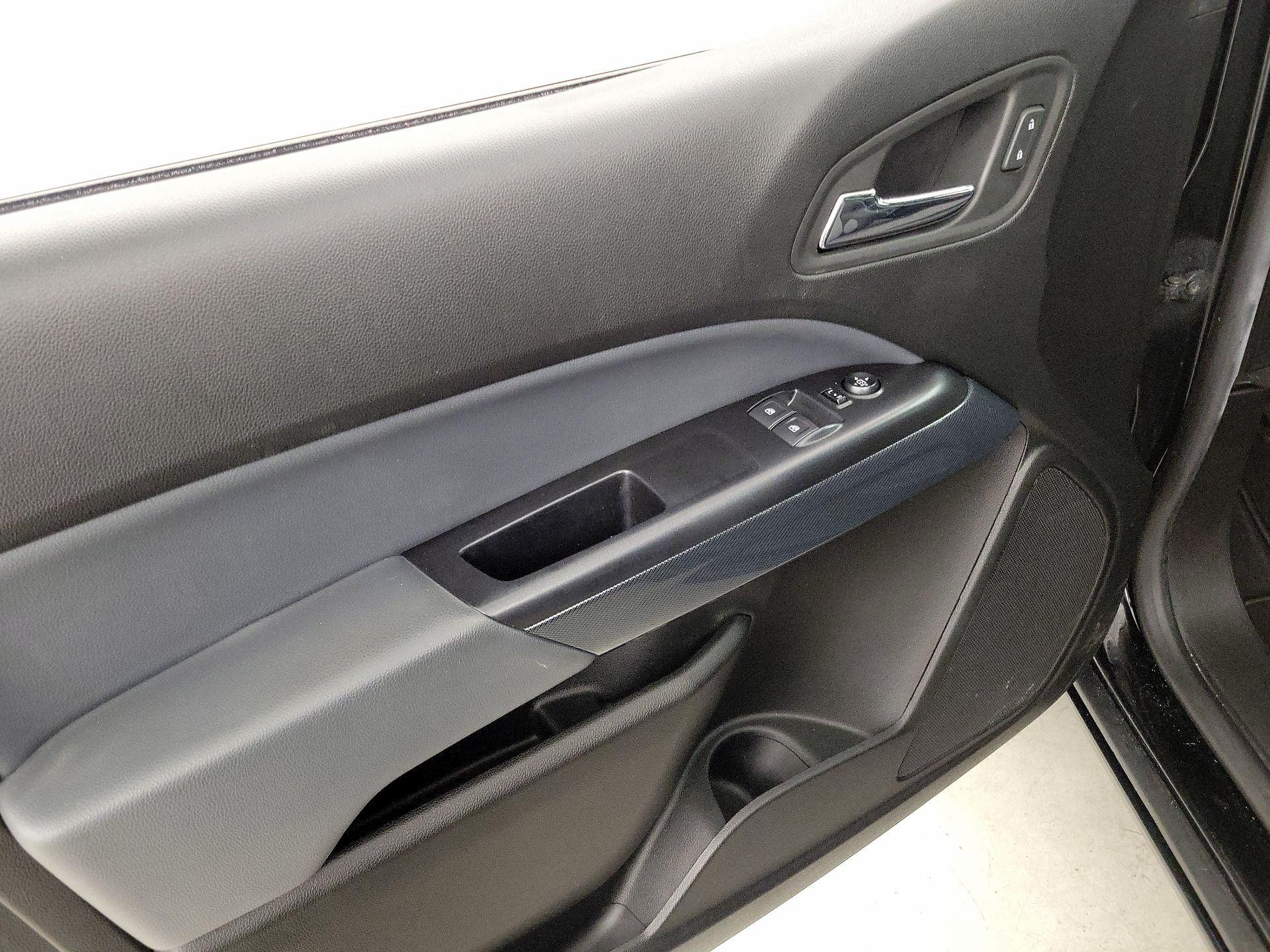 Thumbnail: 2020 Chevrolet Colorado - 12