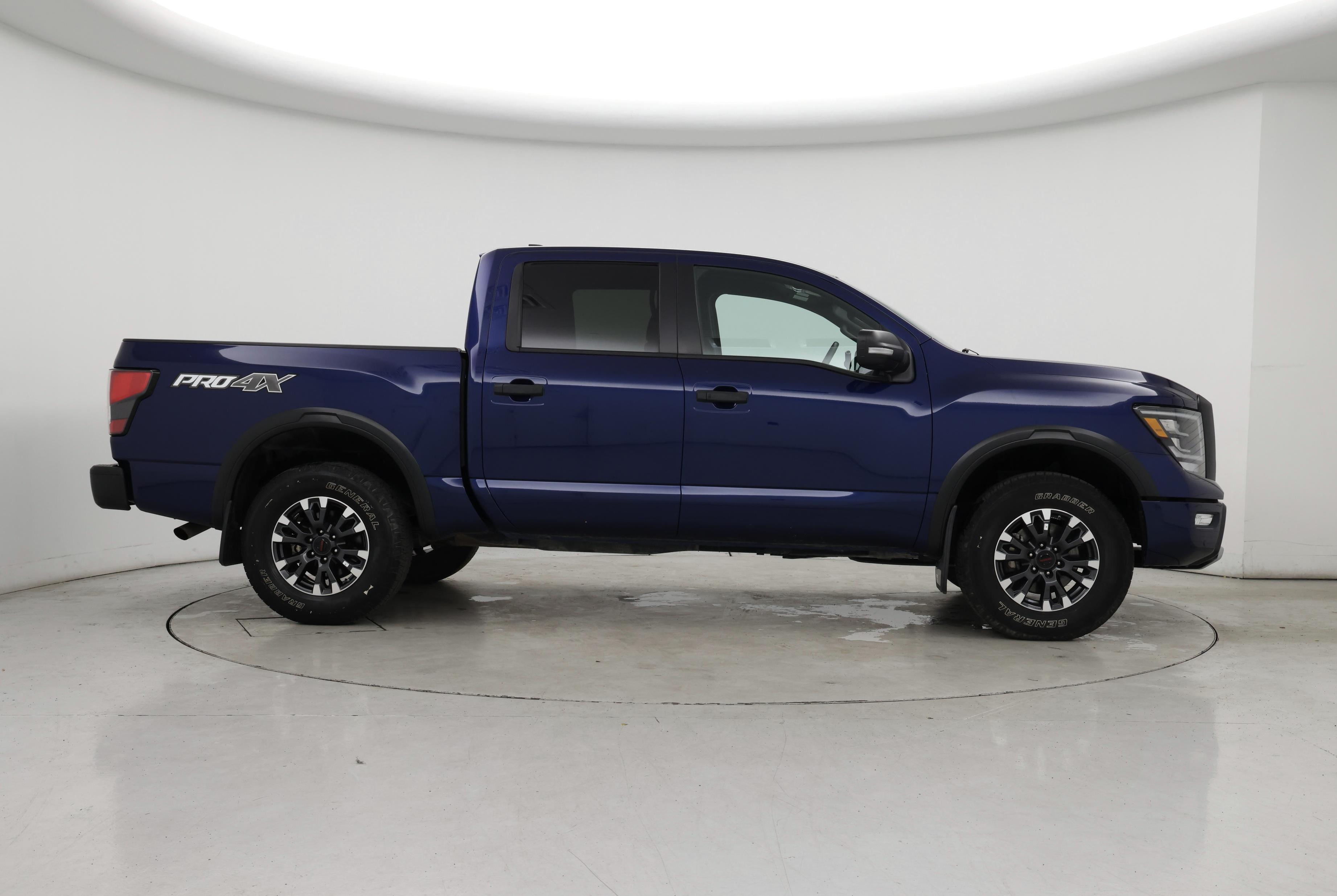 Thumbnail: 2022 Nissan Titan - 7