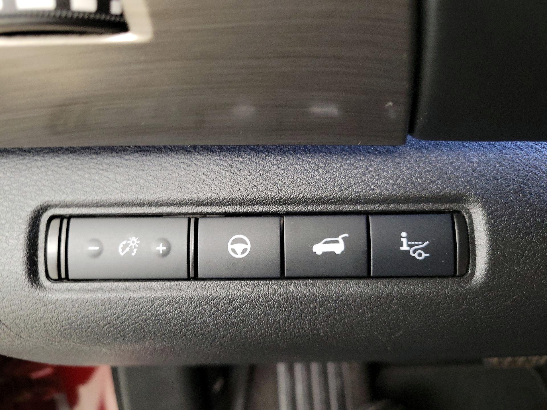 Thumbnail: 2022 Nissan Pathfinder - 13