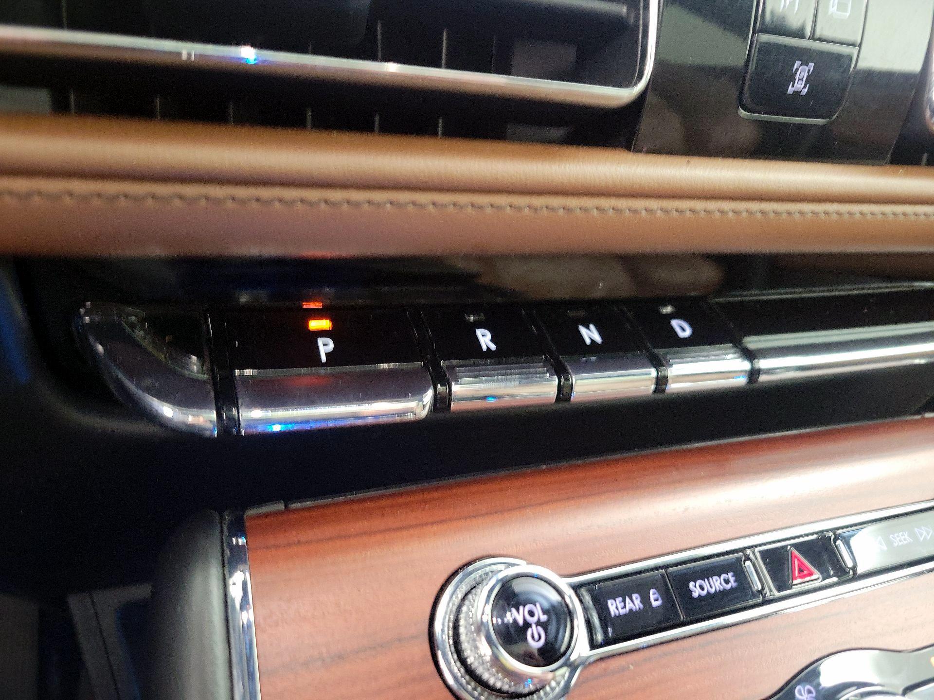 Thumbnail: 2023 Lincoln Aviator - 18