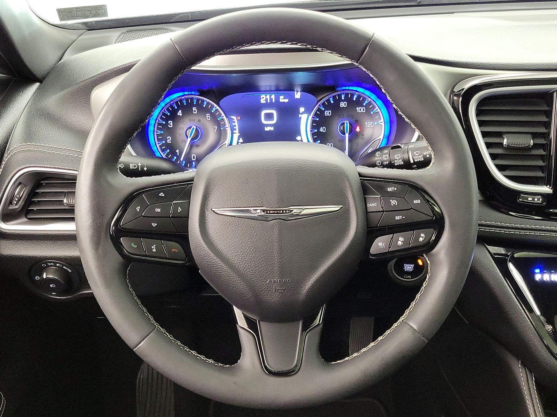 Thumbnail: 2023 Chrysler Pacifica - 10