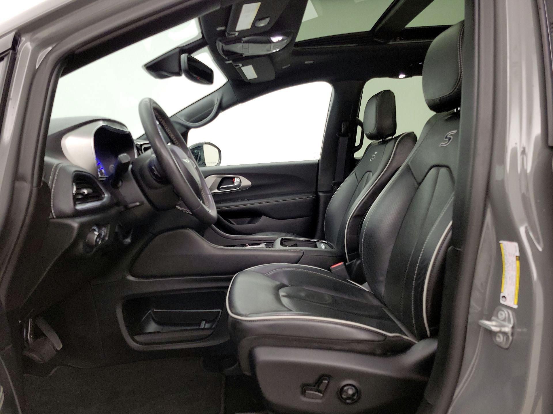 Thumbnail: 2023 Chrysler Pacifica - 11