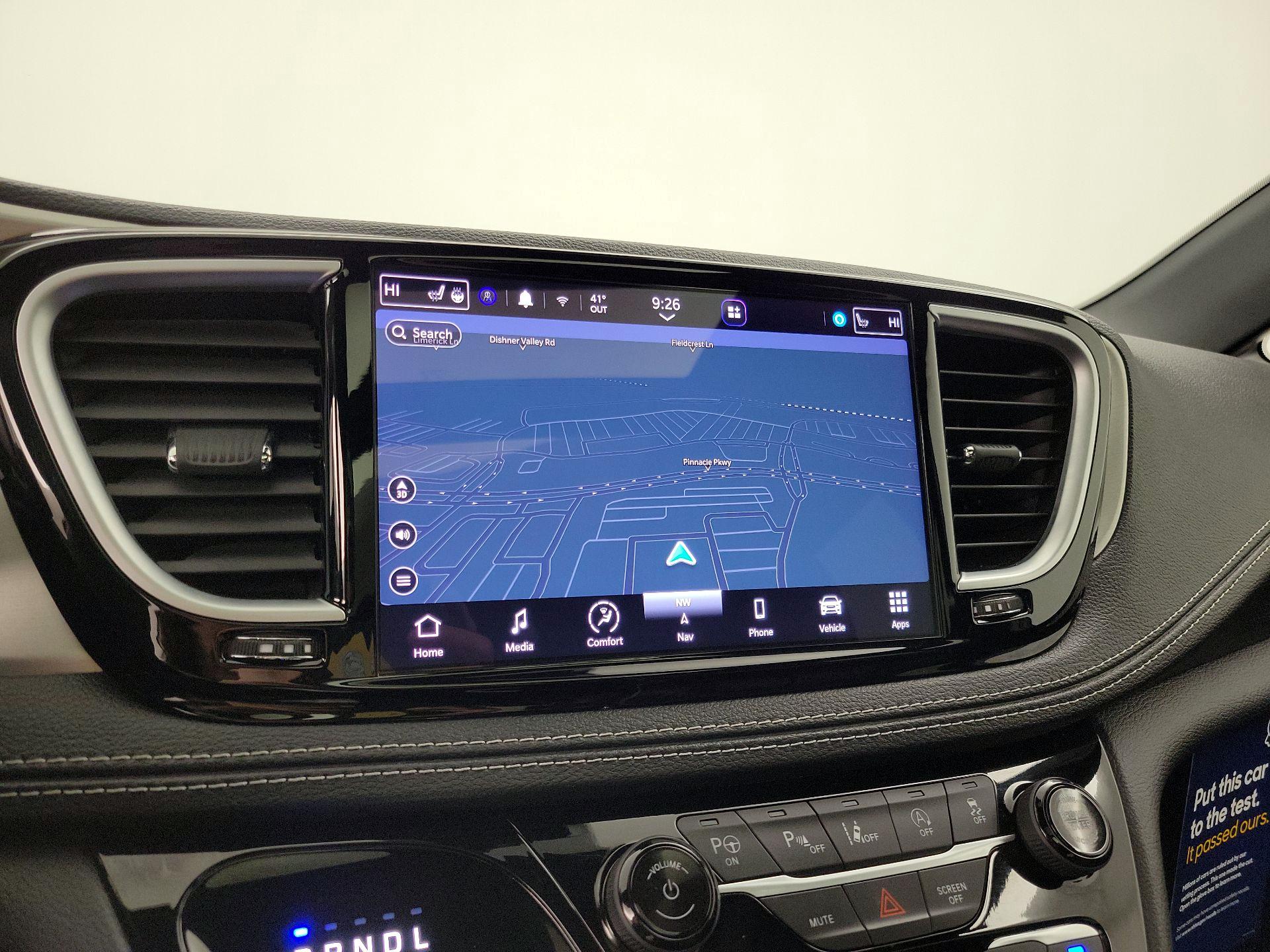 Thumbnail: 2023 Chrysler Pacifica - 14