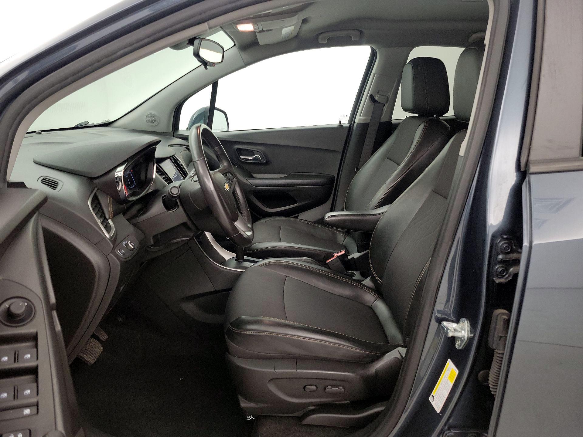 Thumbnail: 2022 Chevrolet Trax - 11