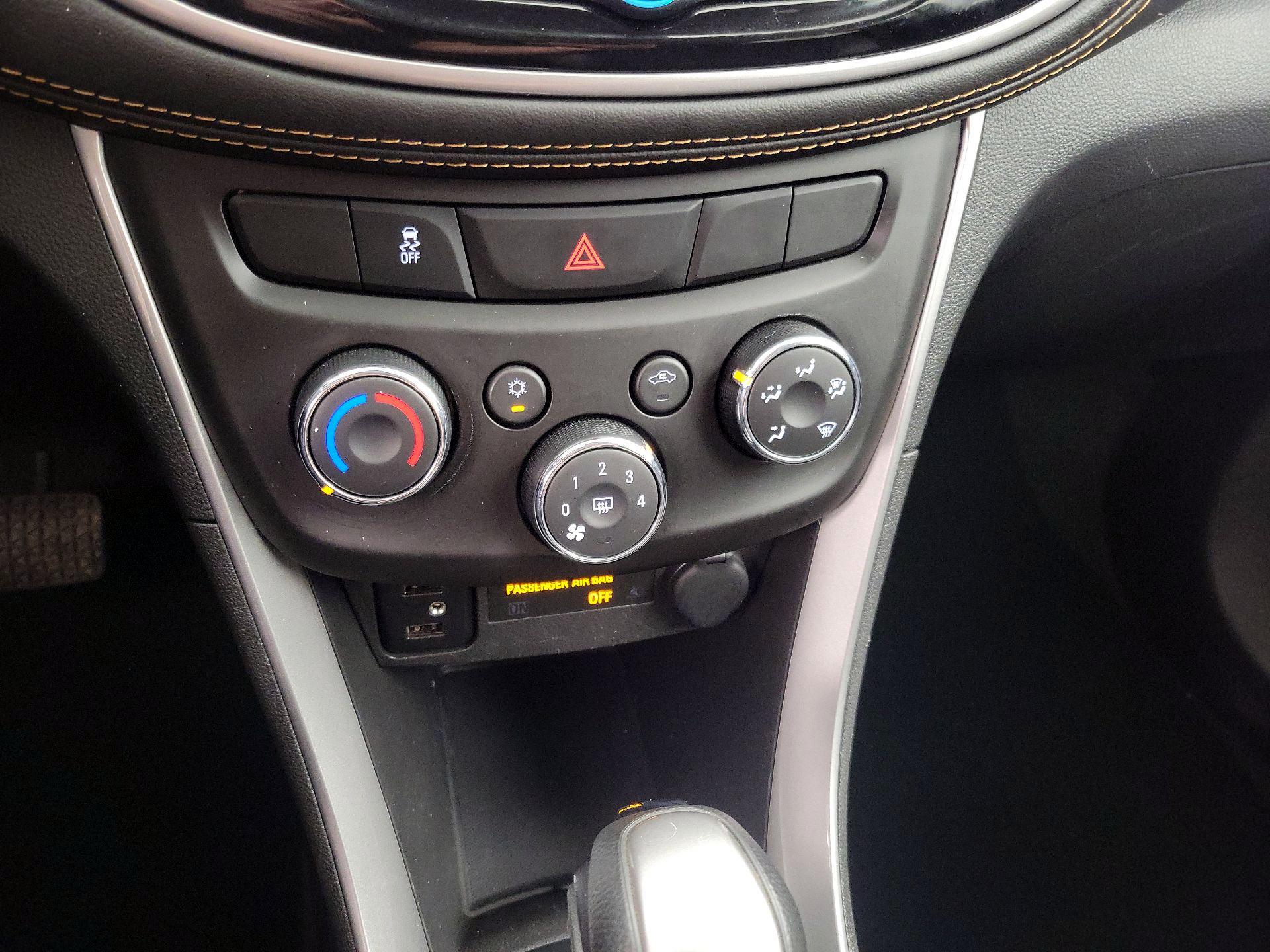 Thumbnail: 2022 Chevrolet Trax - 16