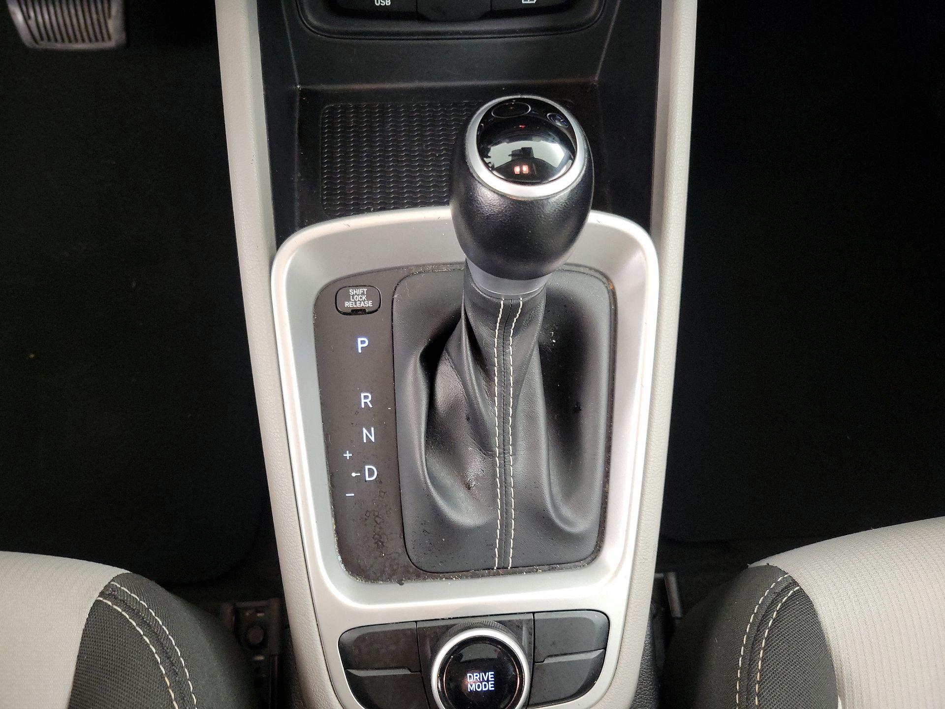 Thumbnail: 2023 Hyundai Venue - 17